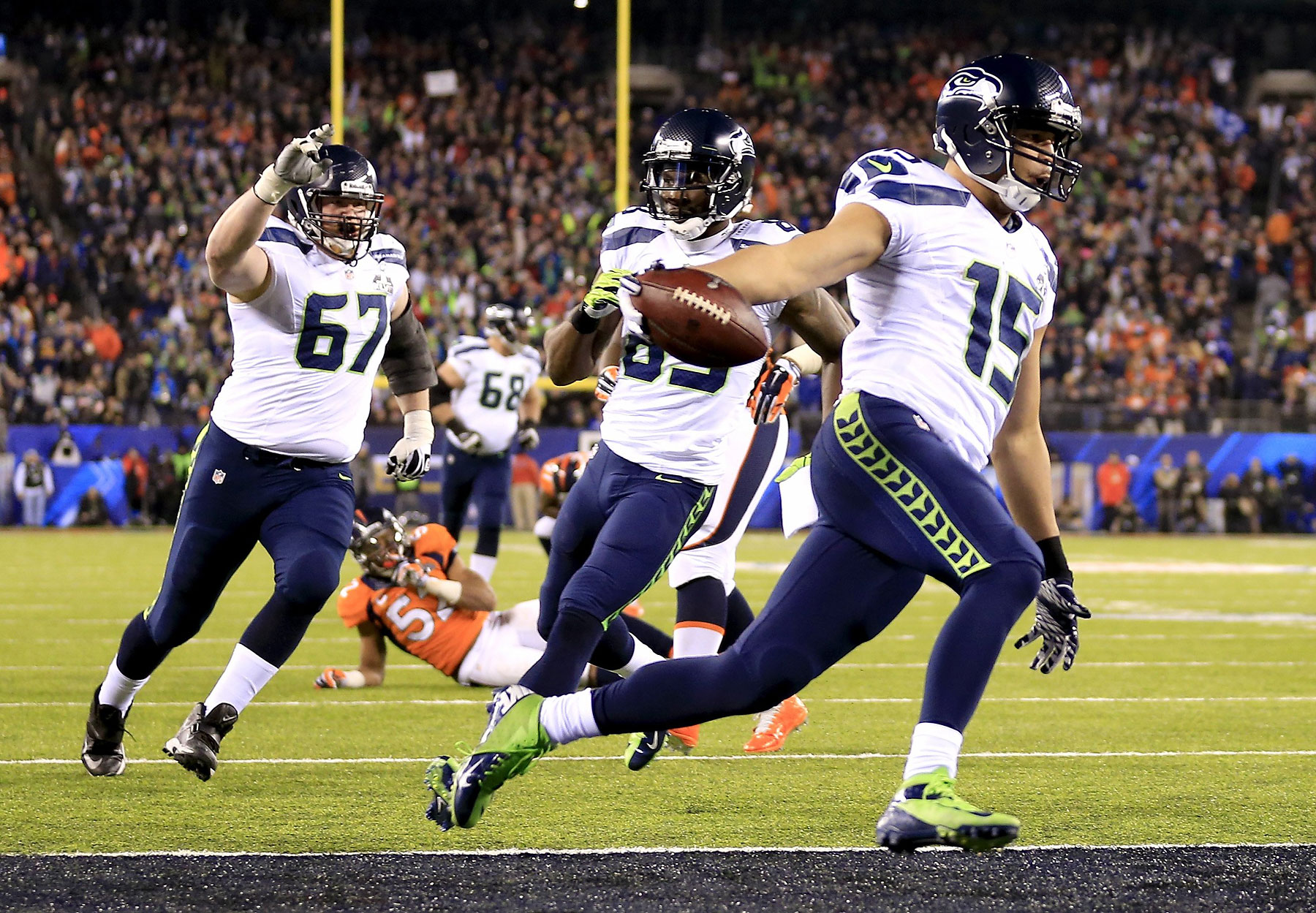 Wide receiver Jermaine Kearse of the Seattle Seahawks runs 23 yards to score a third quarter touchdown.