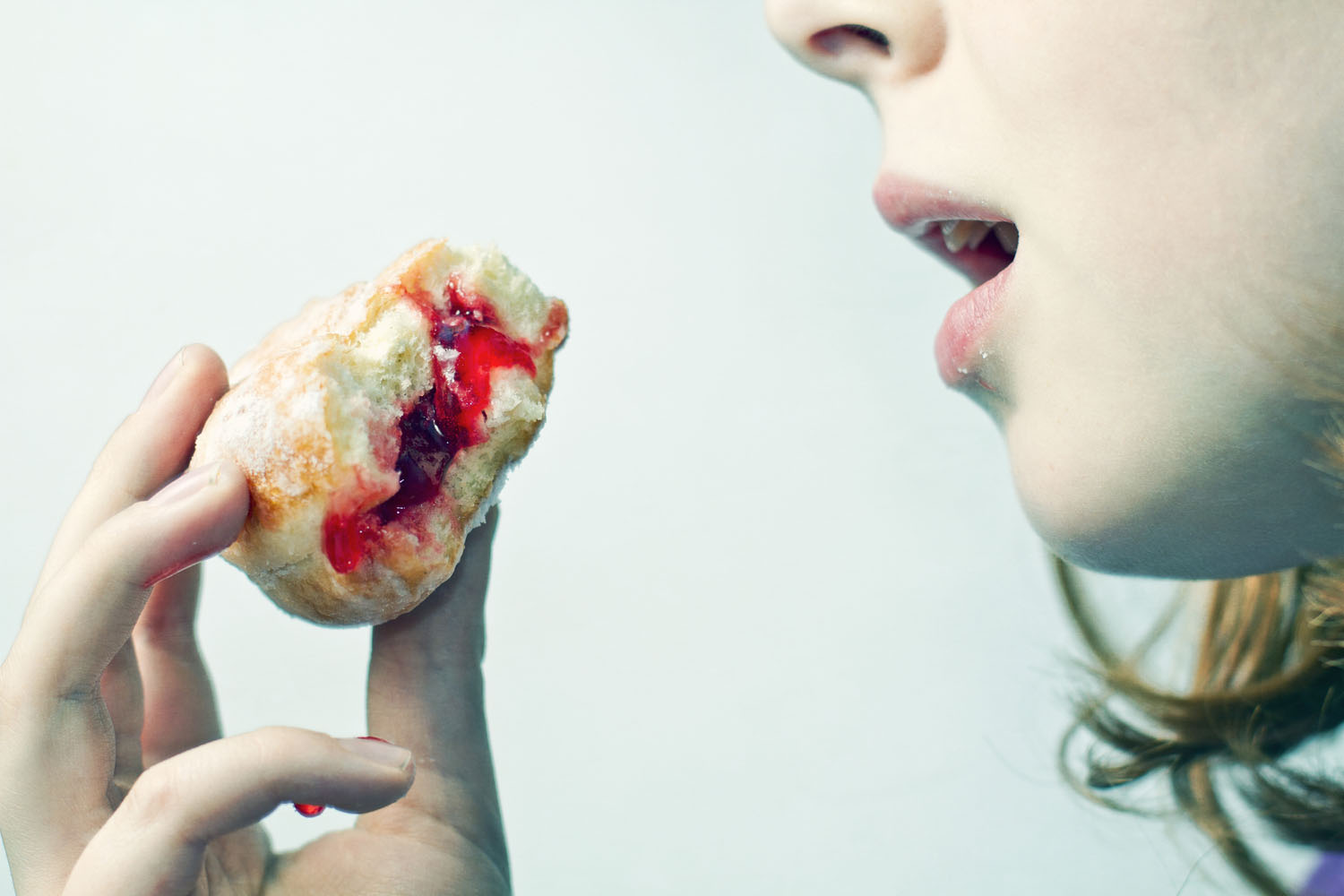 A new study finds that women with an insecure attachment to their mothers are likelier to have kids with unhealthy eating habits. (Catherine MacBride&mdash;Getty Images)