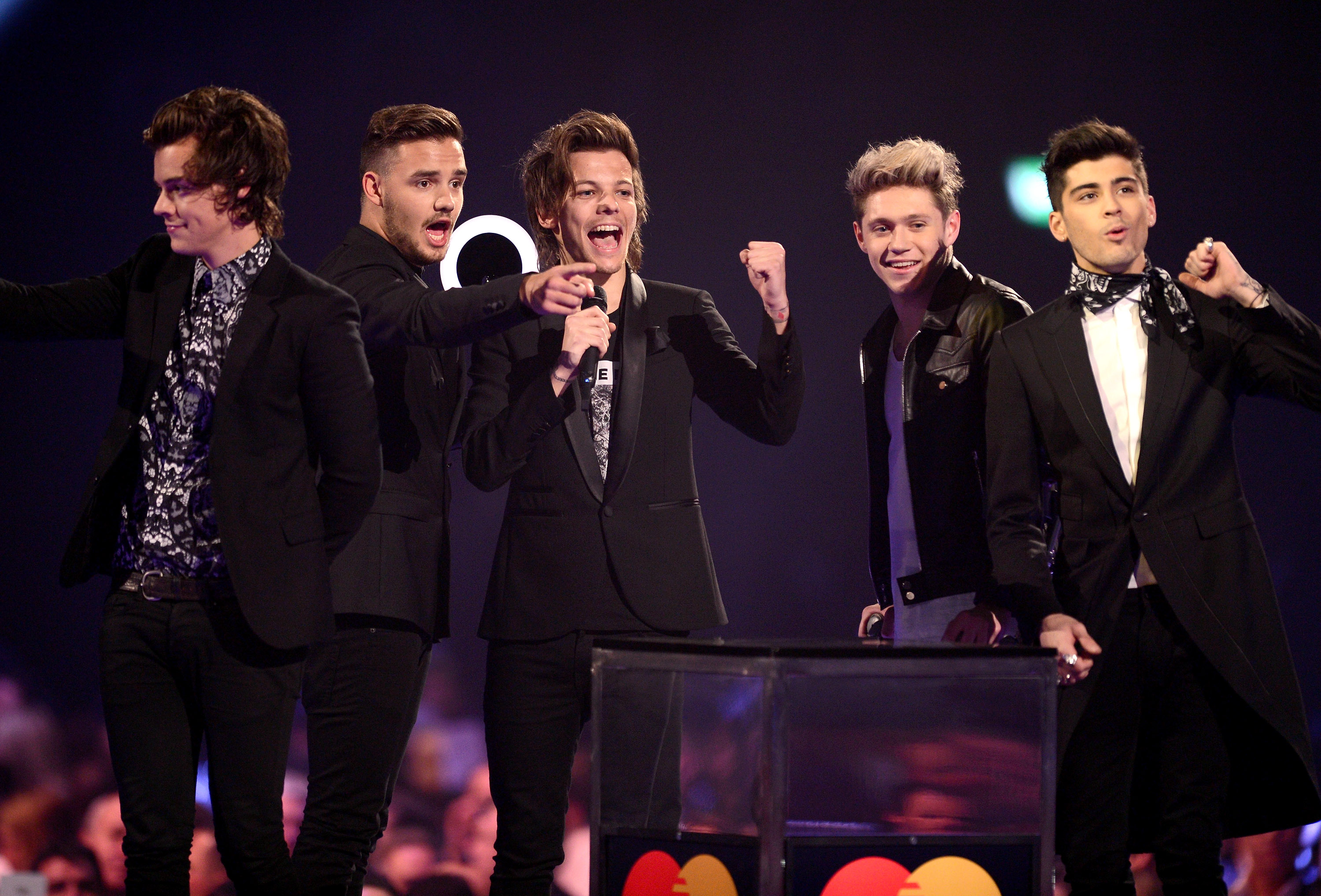 Harry Styles, Liam Payne, Louis Tomlinson, Niall Horan and Zayn Malik from One Direction receive the award for Best Video at the BRIT Awards 2014 at 02 Arena on February 19, 2014 in London, England. (Karwai Tang&mdash;WireImage)