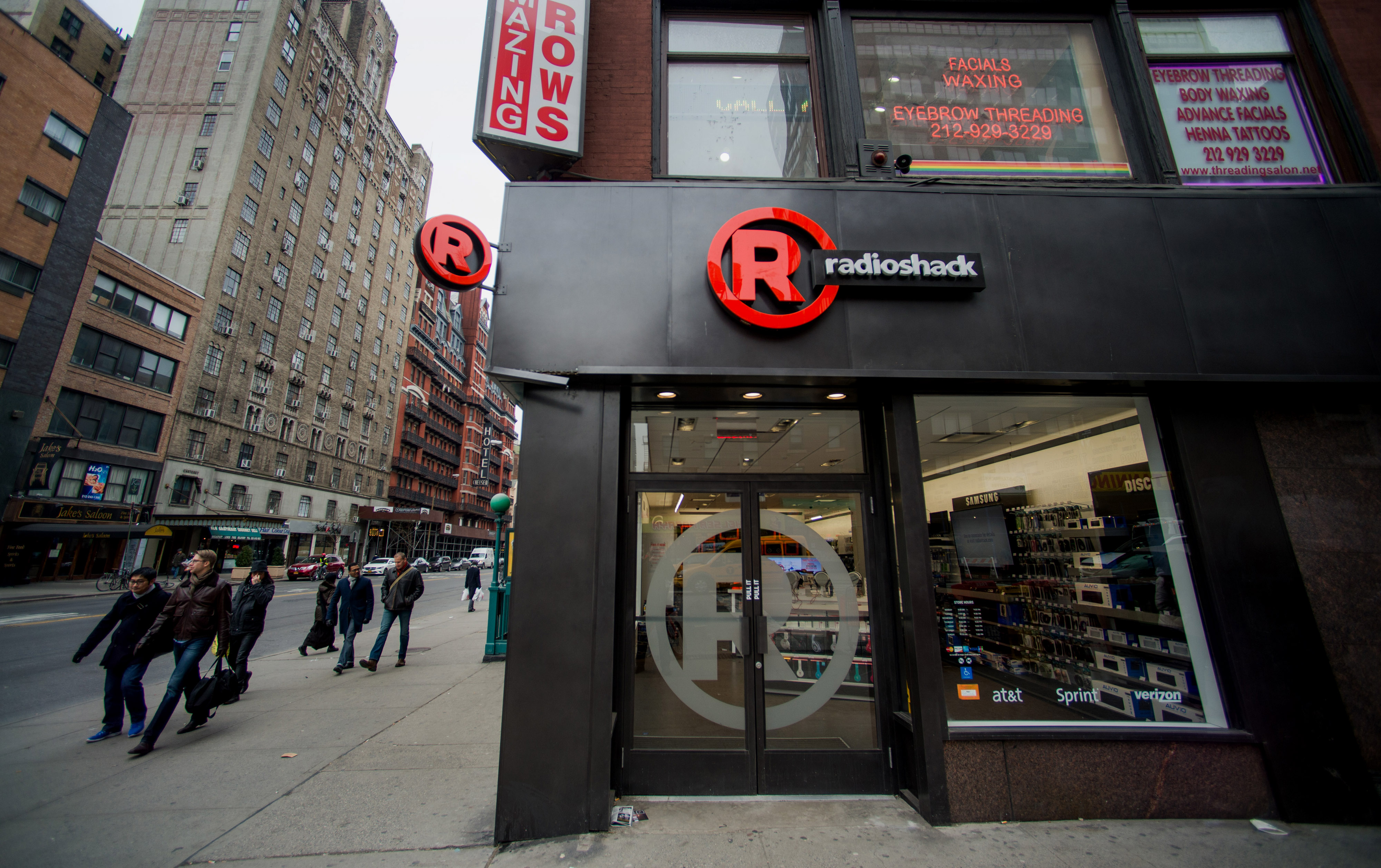 A RadioShack Store Ahead Of Earnings Figures