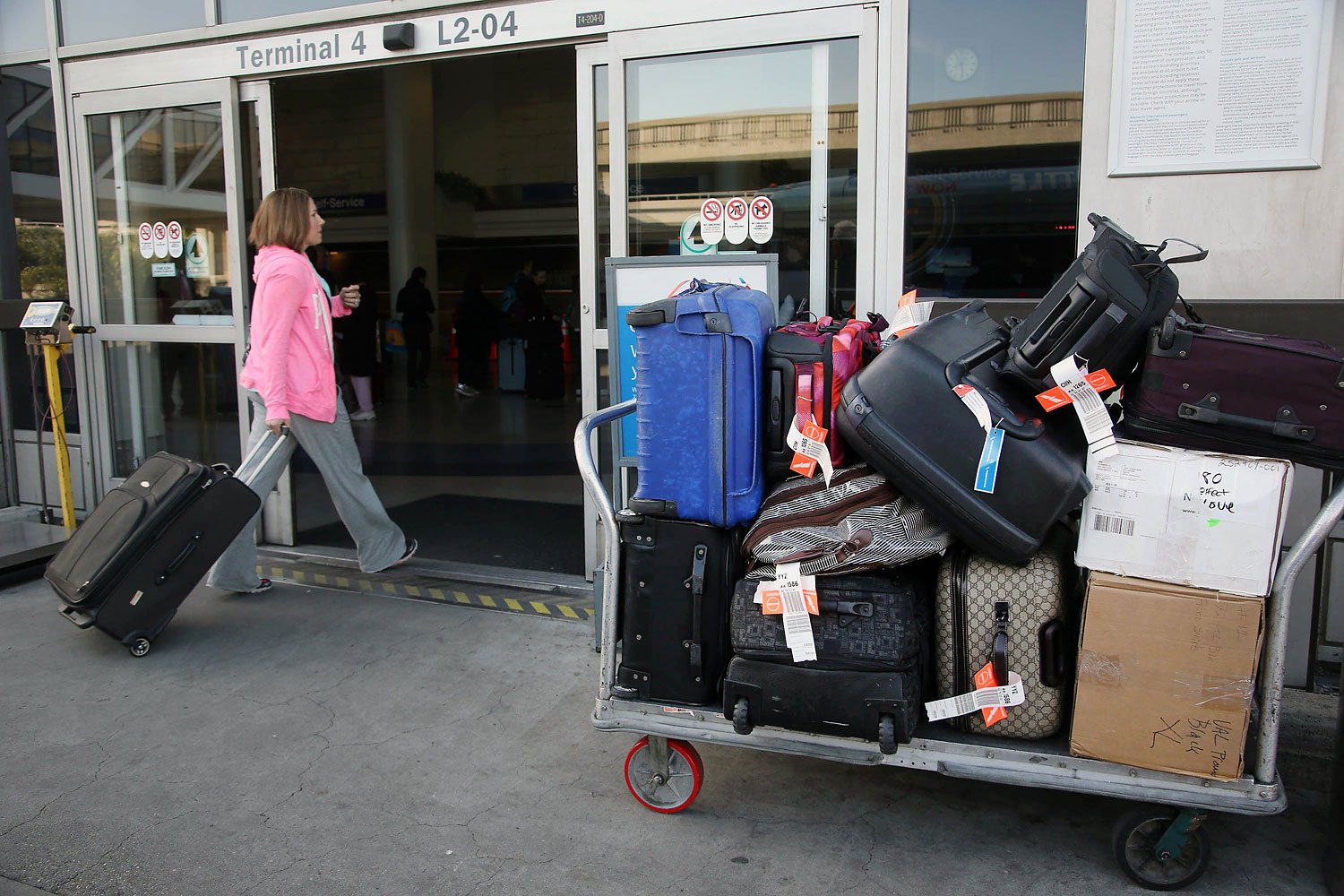 LAX Luggage Thefts