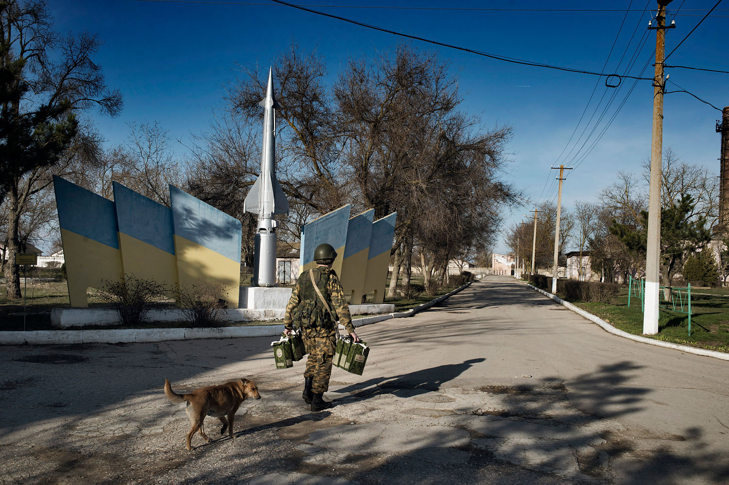 Russian troops occupy a Ukrainian military base in the Crimean town of Yevpatori, March 5, 2014.