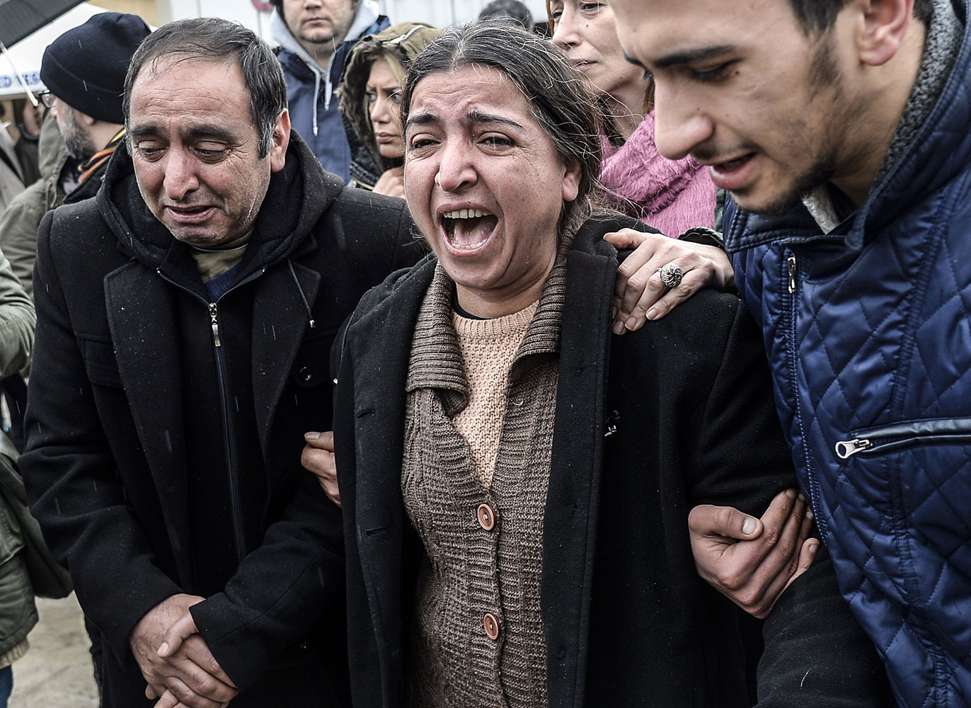 The mother Berkin Elvan cries after her son died at Okmeydani Hospital in Istanbul on March 11, 2014.