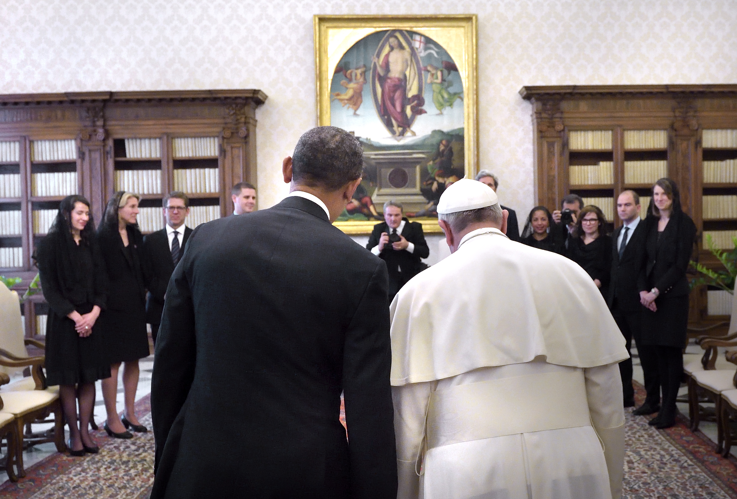 U.S. President Barack Obama speaks with Pope Francis during their meeting at the Vatican March 27, 2014. (Stefano Spaziani)