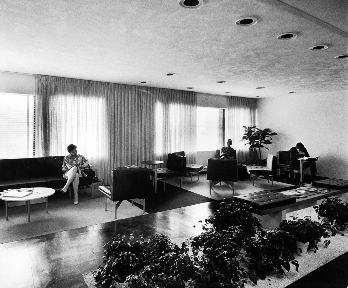 Although the office's design mirrored Modernism's celebration of function over form, it also represented what was the most decadent and sought-after in the era's aesthetic. For instance, the reception lounges outside of the work spaces were luxurious, sleek and inviting.
