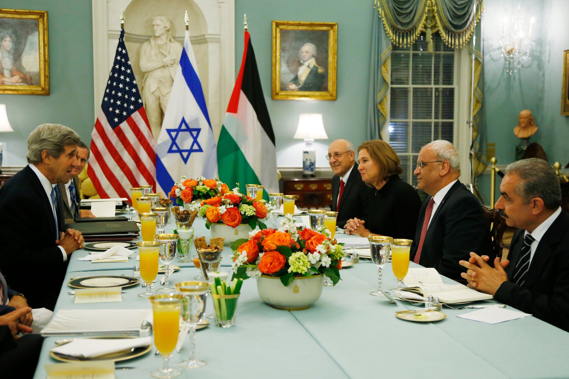 Tzipi Livni, Saeb Erekat, Yitzhak Molcho, Mohammed Shtayyeh, John Kerry