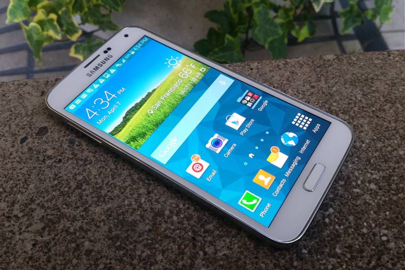 cafe Geruïneerd Mantel Galaxy S5 Review: At Last, Samsung Decides That Less Is More | Time