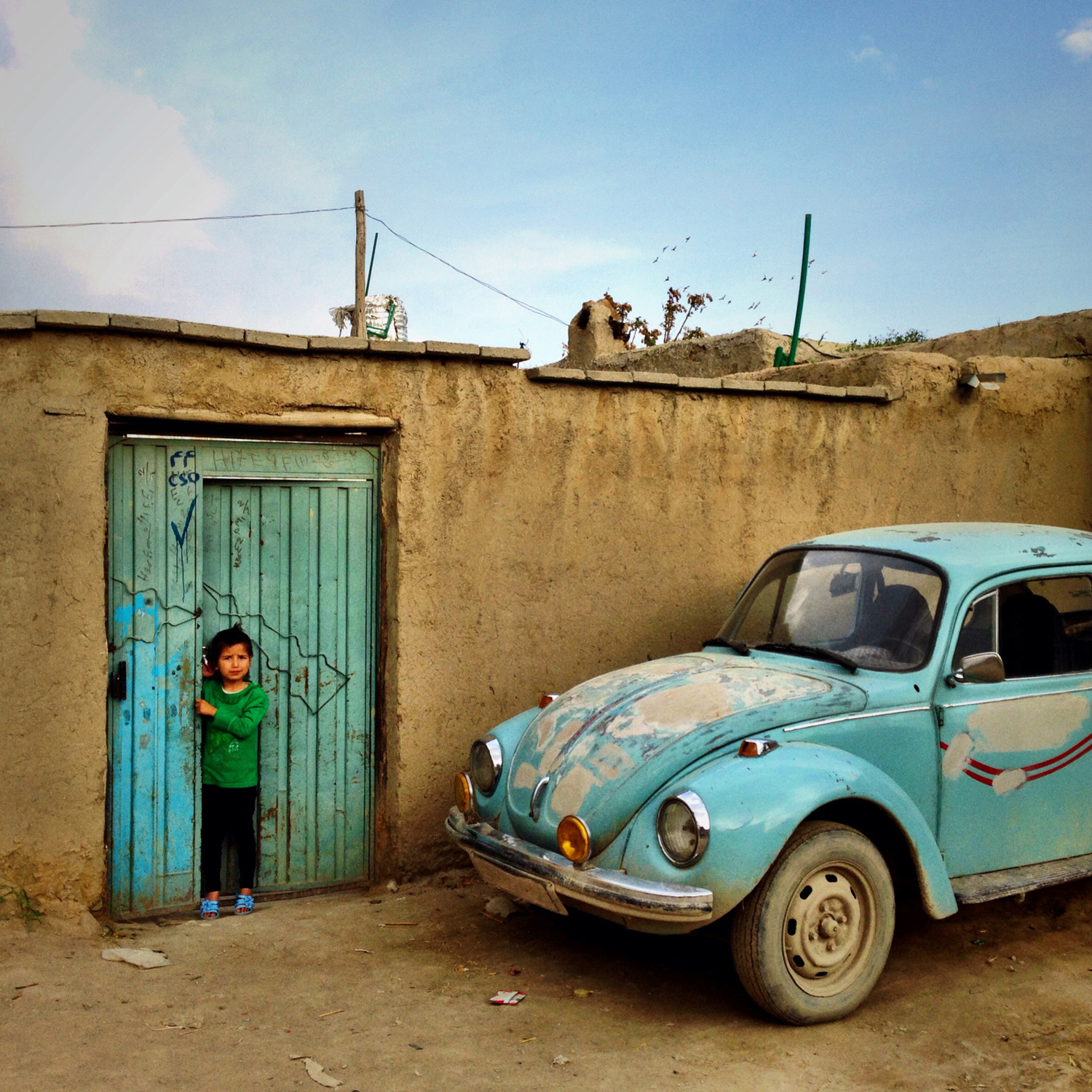 Wazir Abad, Kabul, AfghanistanNot every day you see a Volks Wagen in Afghanistan. Andrew Quilty / Oculi. 20.4.2014.