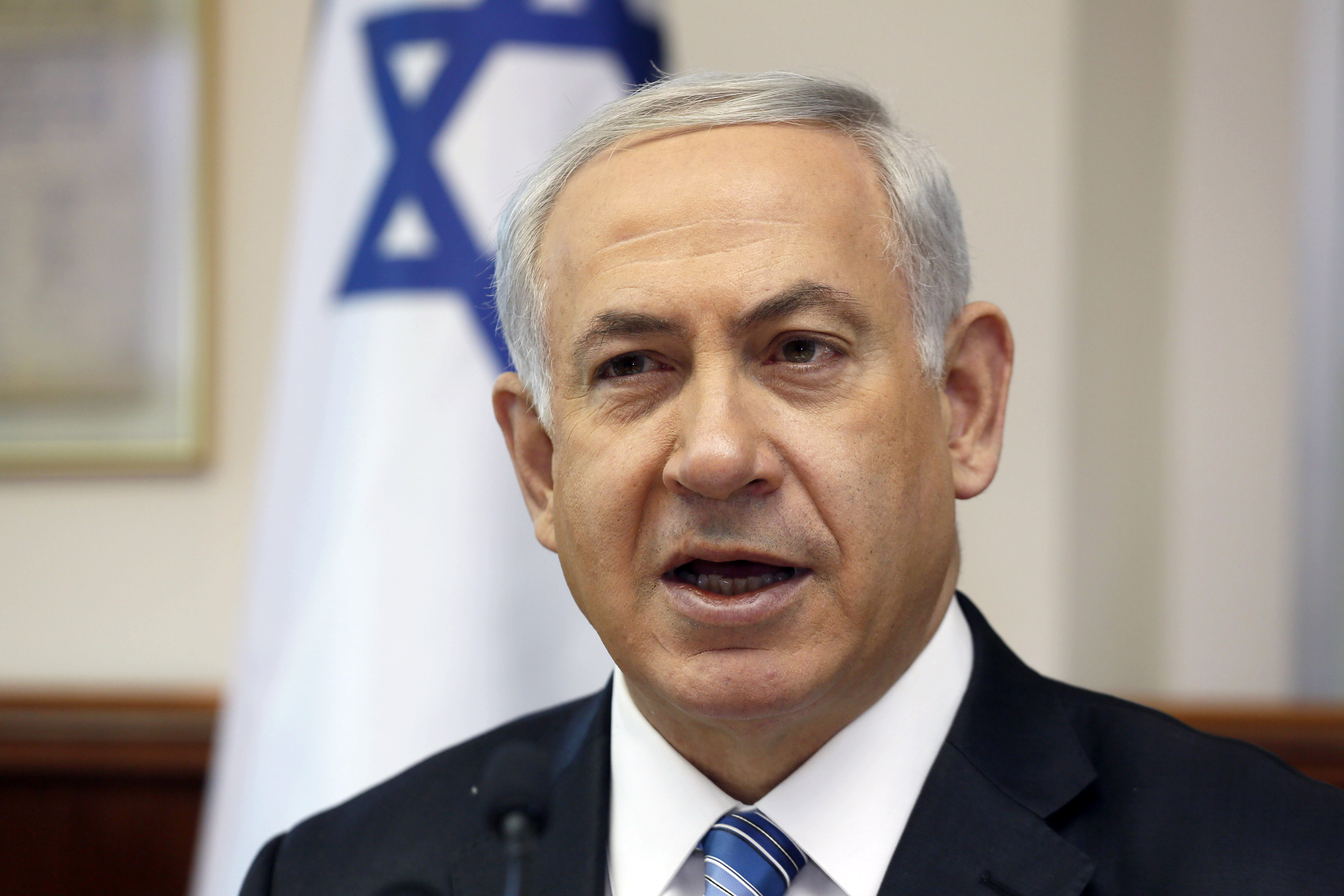 Israeli Prime Minister Benjamin Netanyahu chairs the weekly cabinet meeting in Jerusalem on April 6, 2014. 