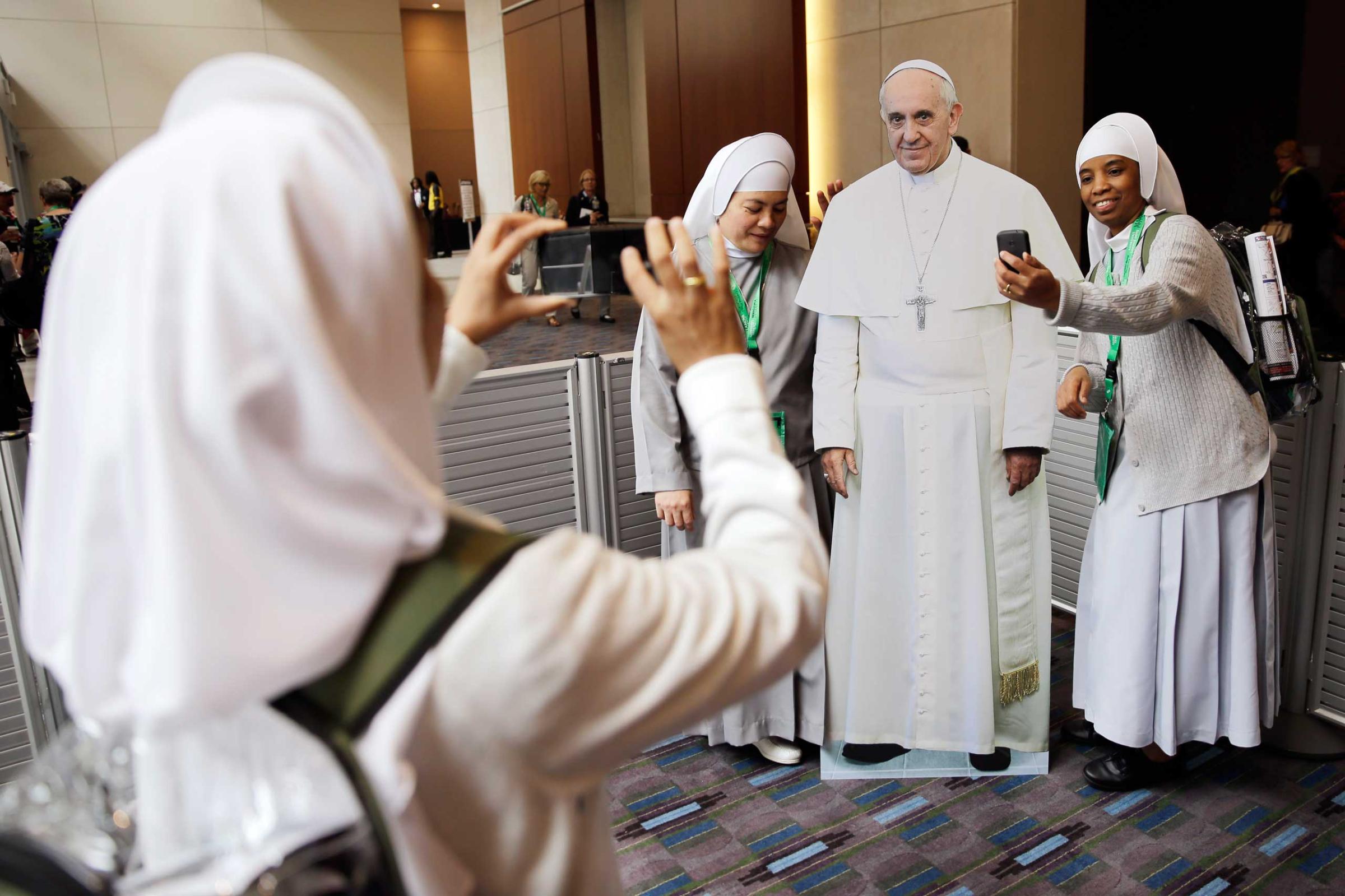 Pope Francis US Visit nuns selfie