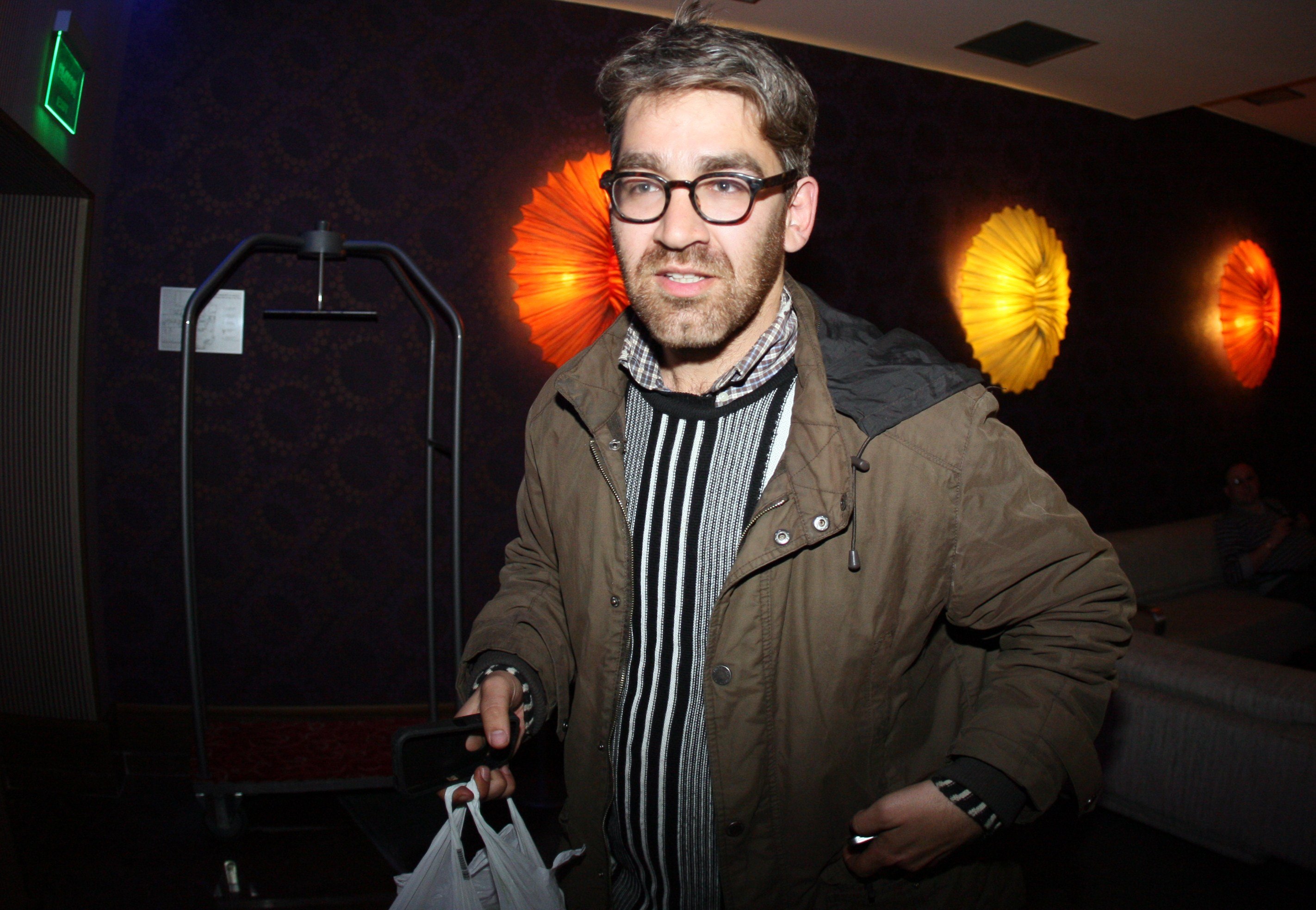U.S. journalist Simon Ostrovsky, who was abducted and held by pro-Kremlin rebels in east Ukraine this week, arrives in a hotel in the eastern Ukrainian city of Donetsk after being freed, on April 24, 2014. (Alexander Khudoteply—AFP/Getty Images)