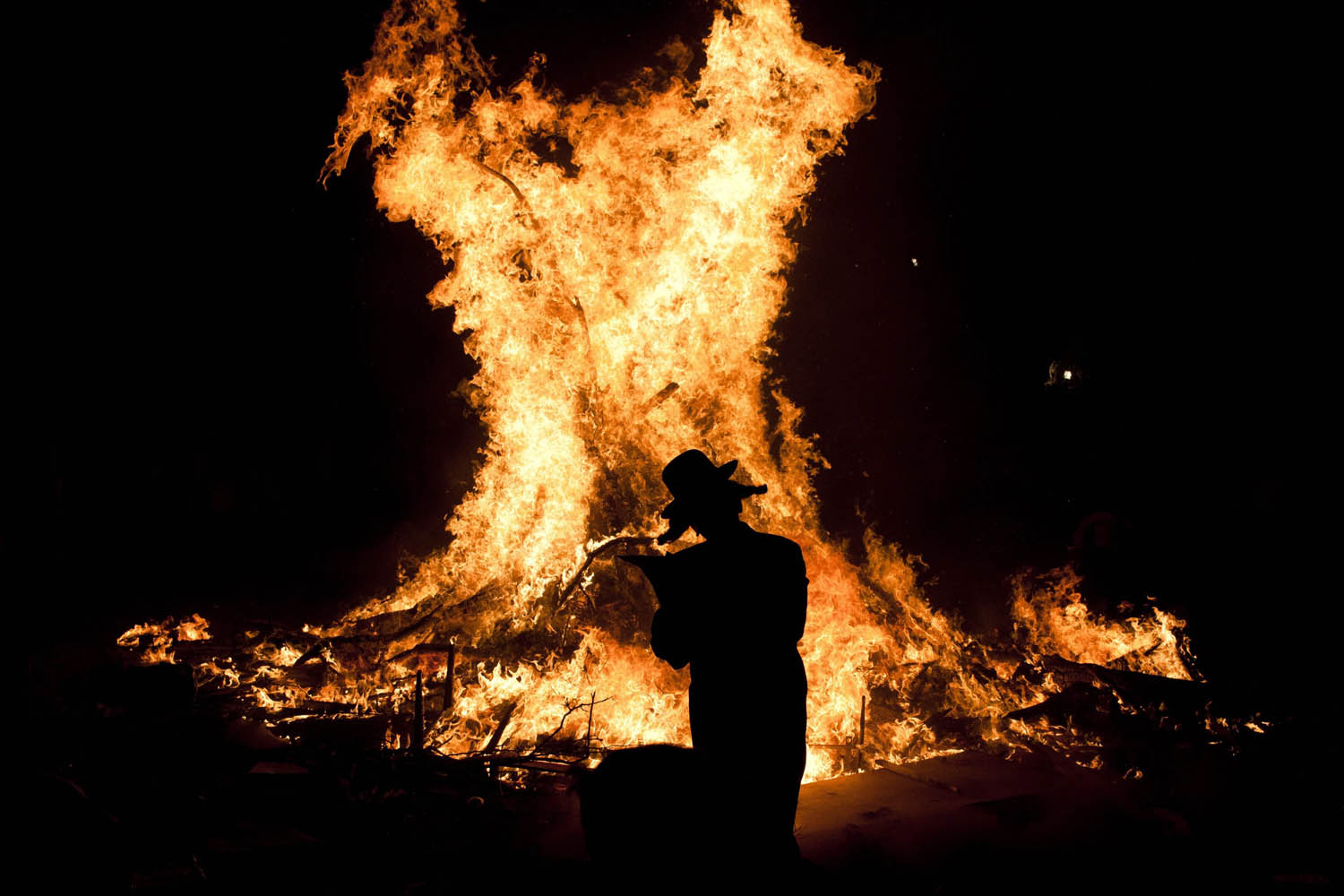 Bonfires in Mea Shearim on Lag Ba'Omer
