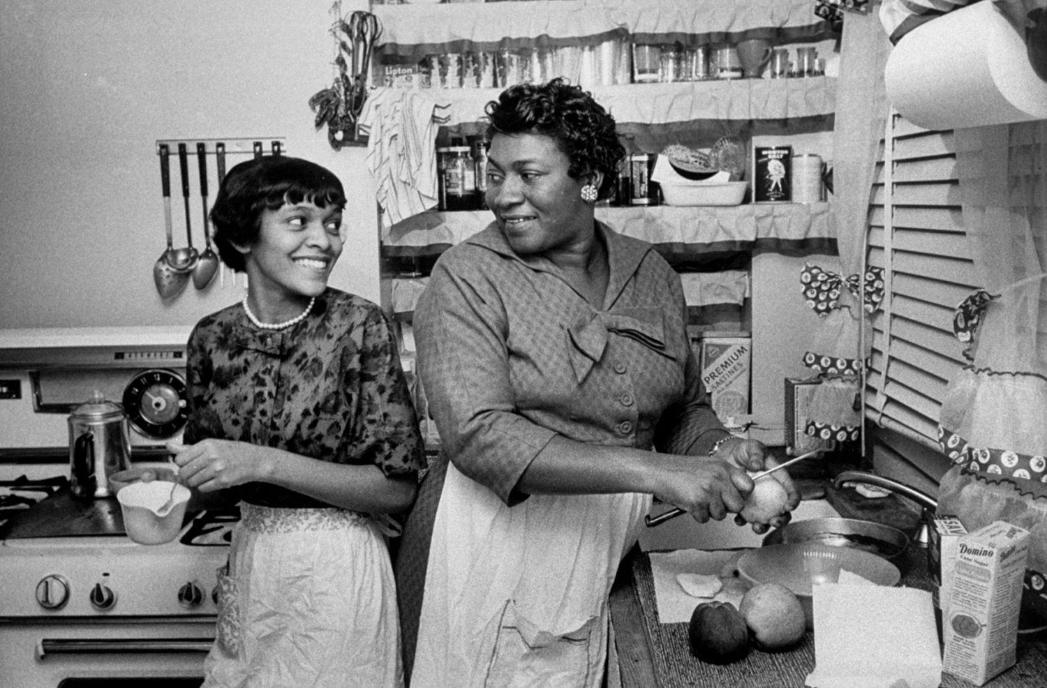 Granby High School student Betty Jean Reed and her mother, Norfolk, Va., 1959.
