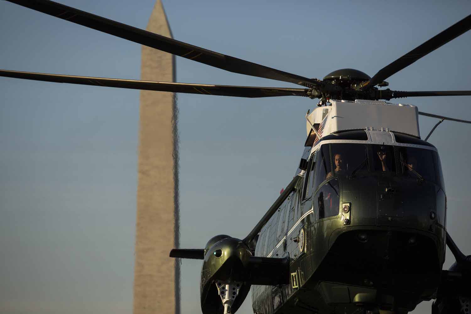 President Obama Returns to Washington From Afghanistan