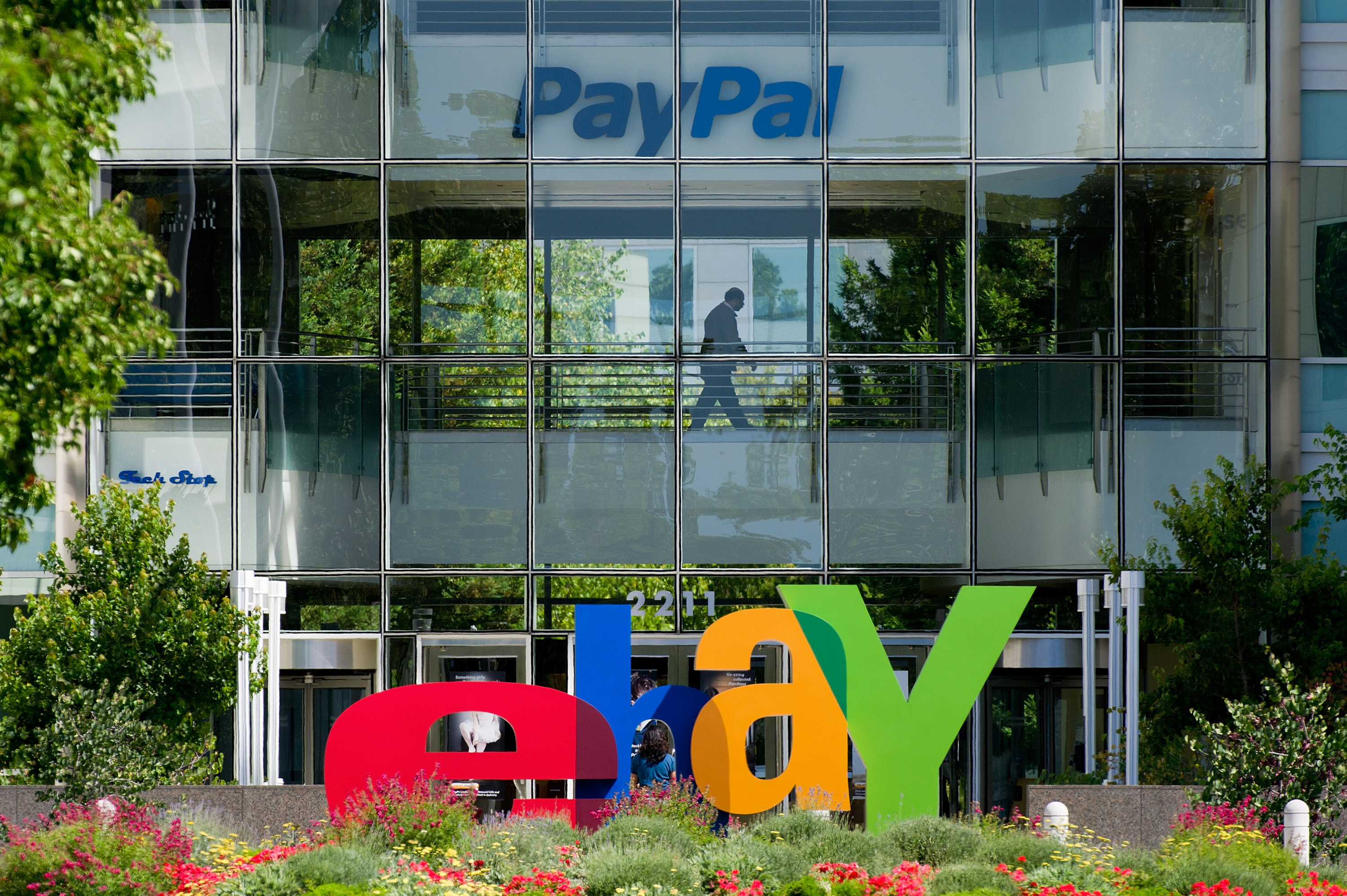 The eBay headquarters seen in San Jose, Calif., in 2011 (David Paul Morris—Bloomberg/Getty Images)