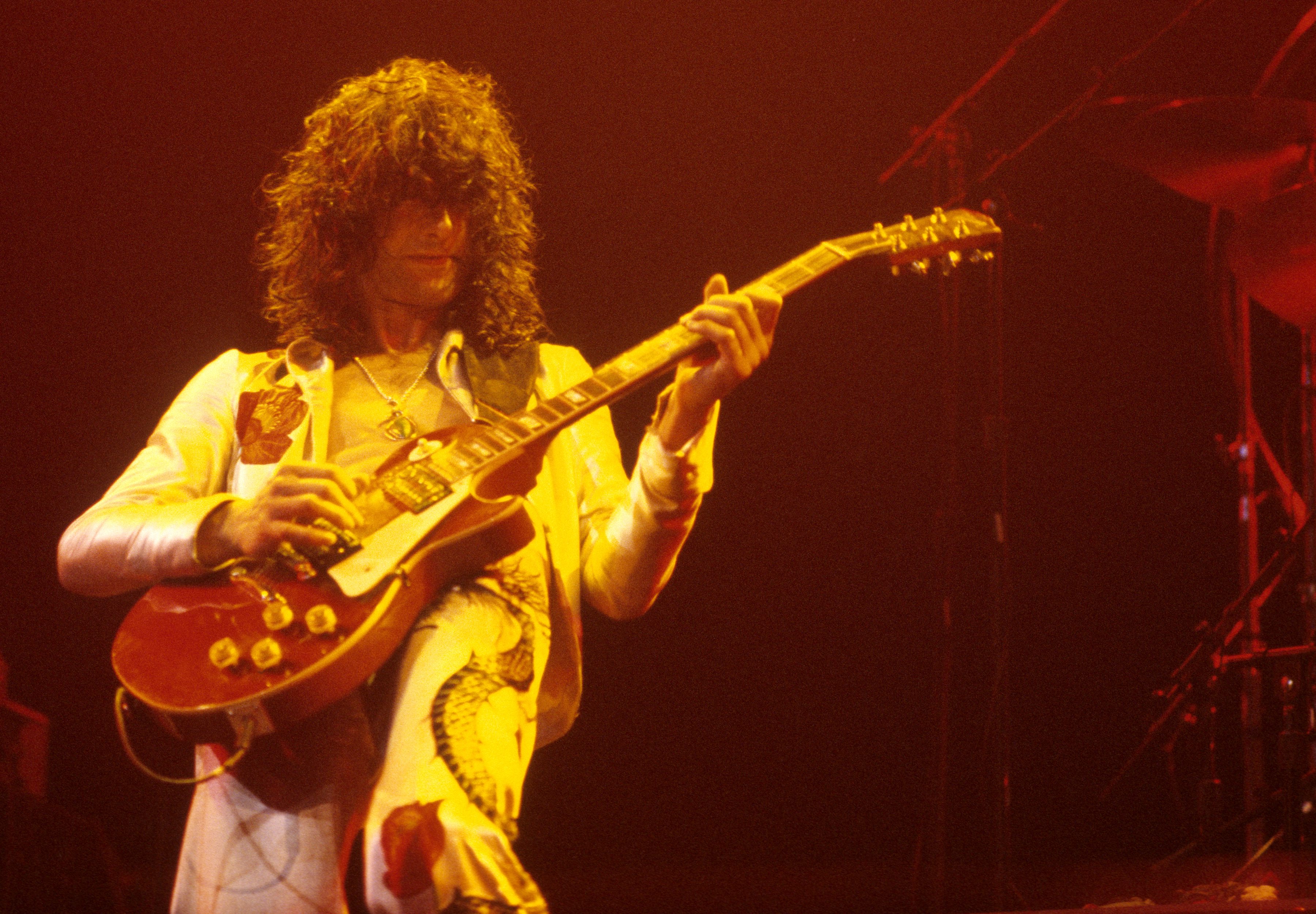Led Zeppelin Perform Live At Madison Square Garden