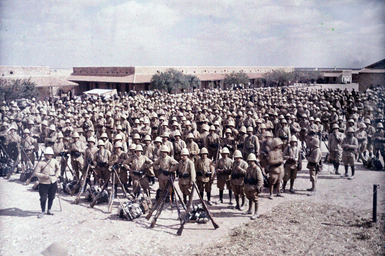 The return of a French column of Zouaves - light infantry regiments - from the border with Tripolitaine, at the garrison Medenine, in southern Tunisia, March 20, 1916.