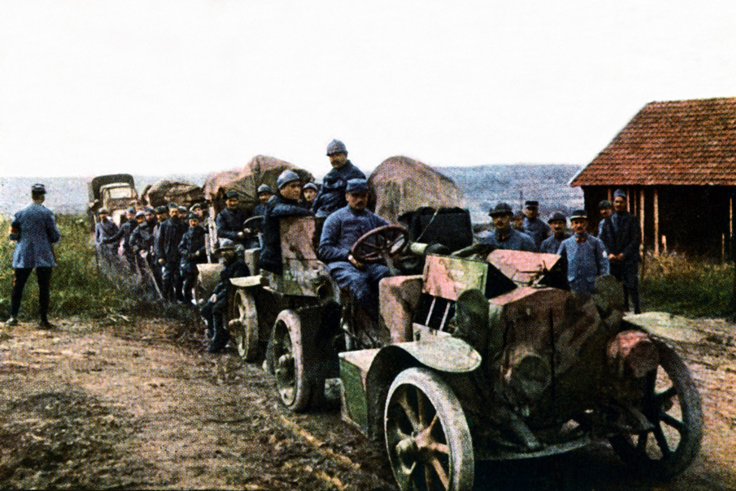French soldiers and vehicles of the mobile air defense during the Battle of Verdun. Western Front. World War I.France, September 1916Autochrome LumièrePhoto: Jules Gervais-Courtellemont (1863 - 1931)