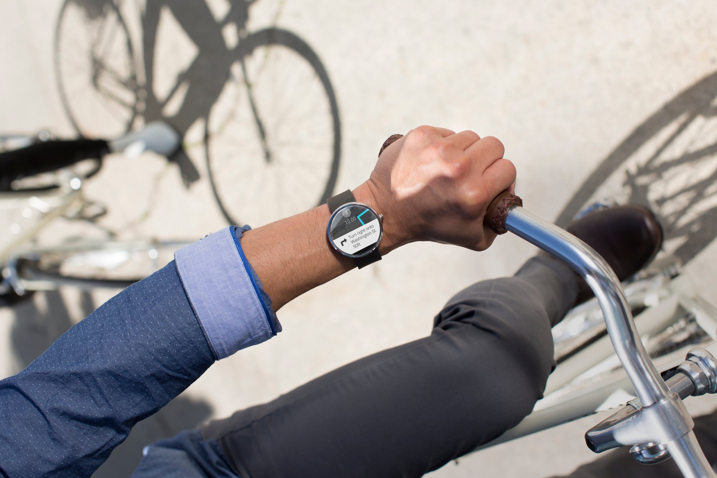 Moto 360, Powered by Android Wear