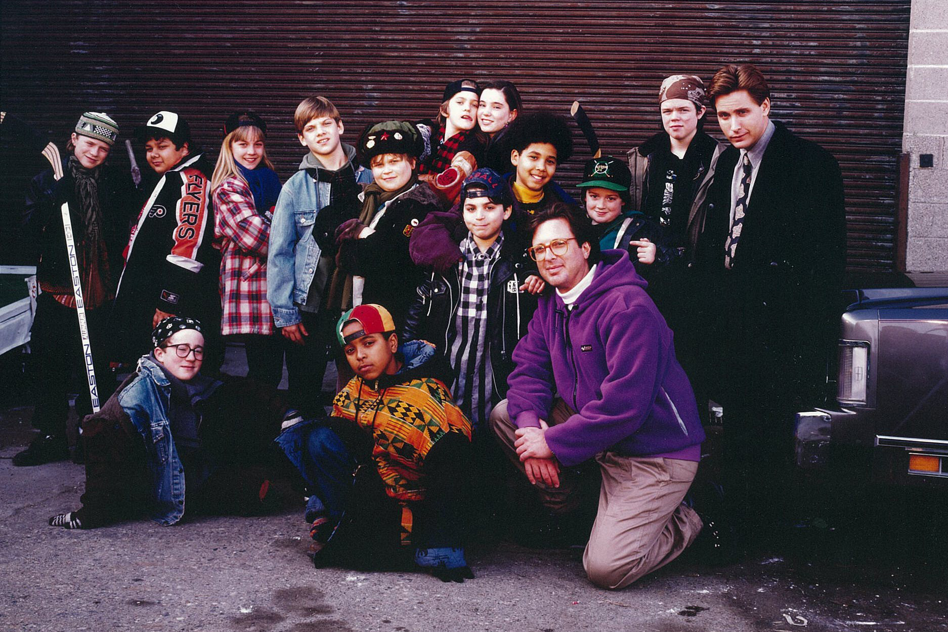 The cast of the first 'Mighty Ducks' films with producer Jordan Kerner (kneeling). (Jordan Kerner)