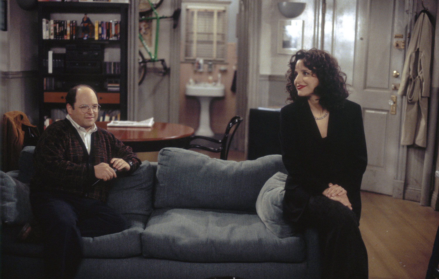 From left: Jason Alexander as George Costanza and Julia Louis-Dreyfus as Elaine Benes in Episode 16 "The Burning" from the television show Seinfeld.
