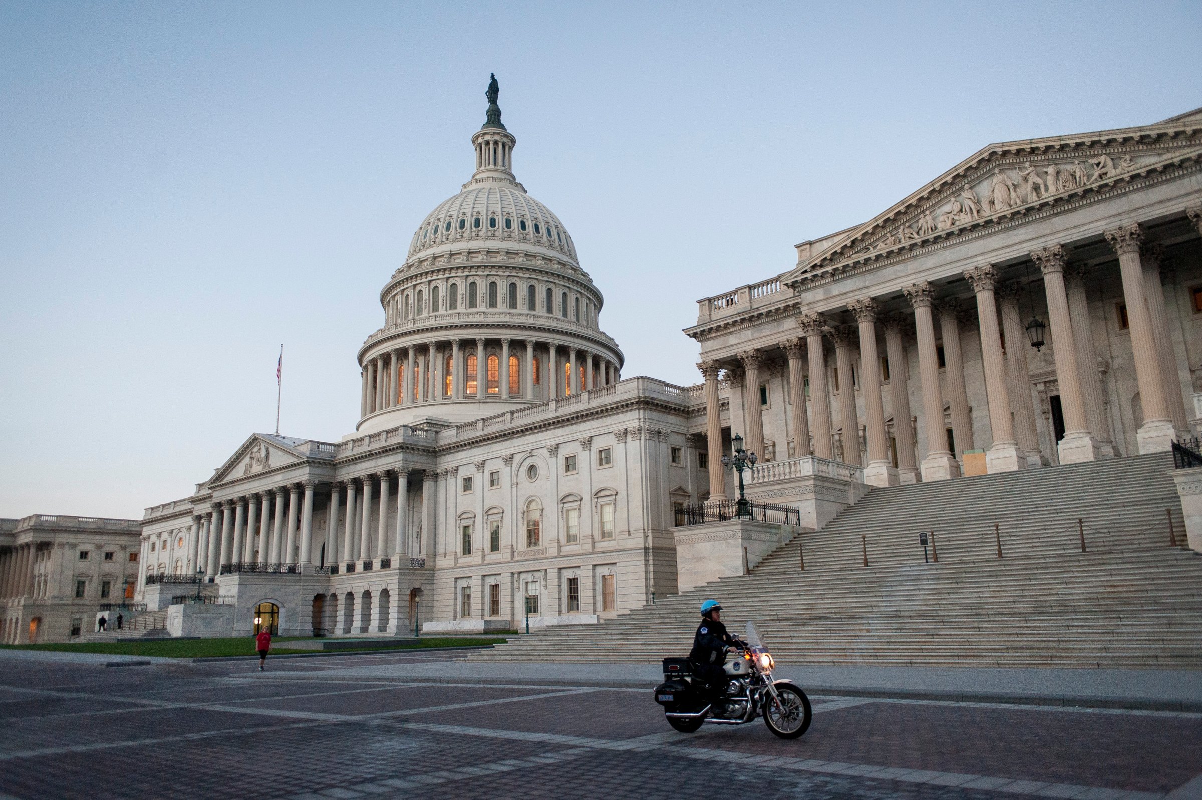Senate Deal on U.S. Debt Limit Emerging as Time Runs Short