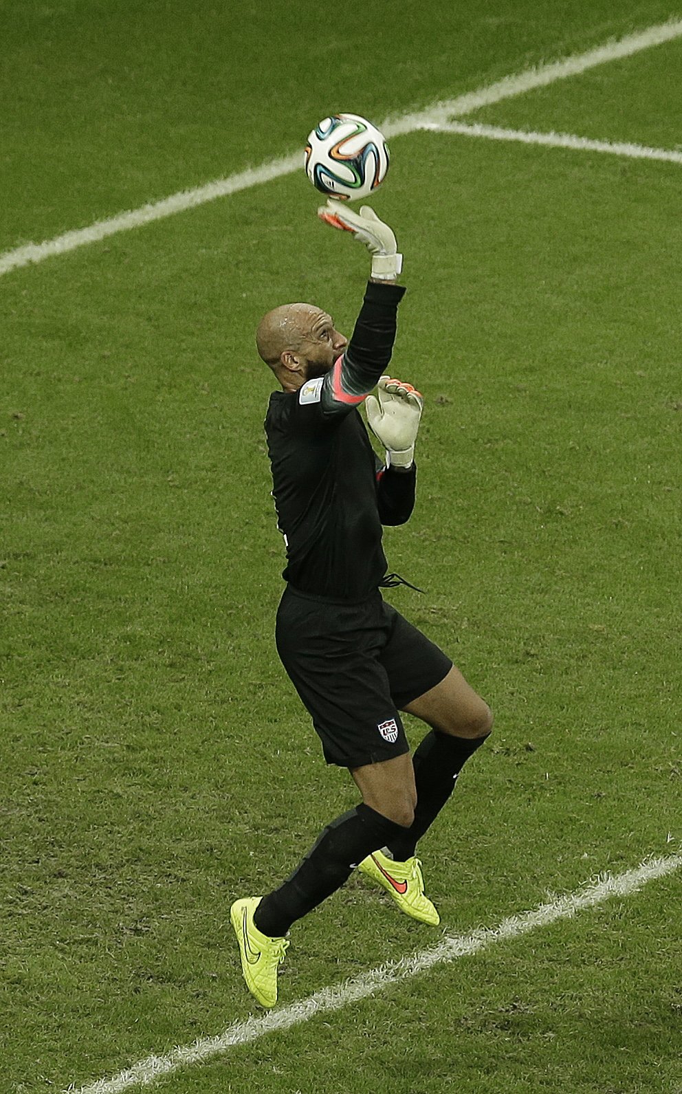 Tim Howard reacts during the FIFA World Cup 2014 round of 16 match between Belgium and the USA at the Arena Fonte Nova in Salvador, Brazil on July 1, 2014.