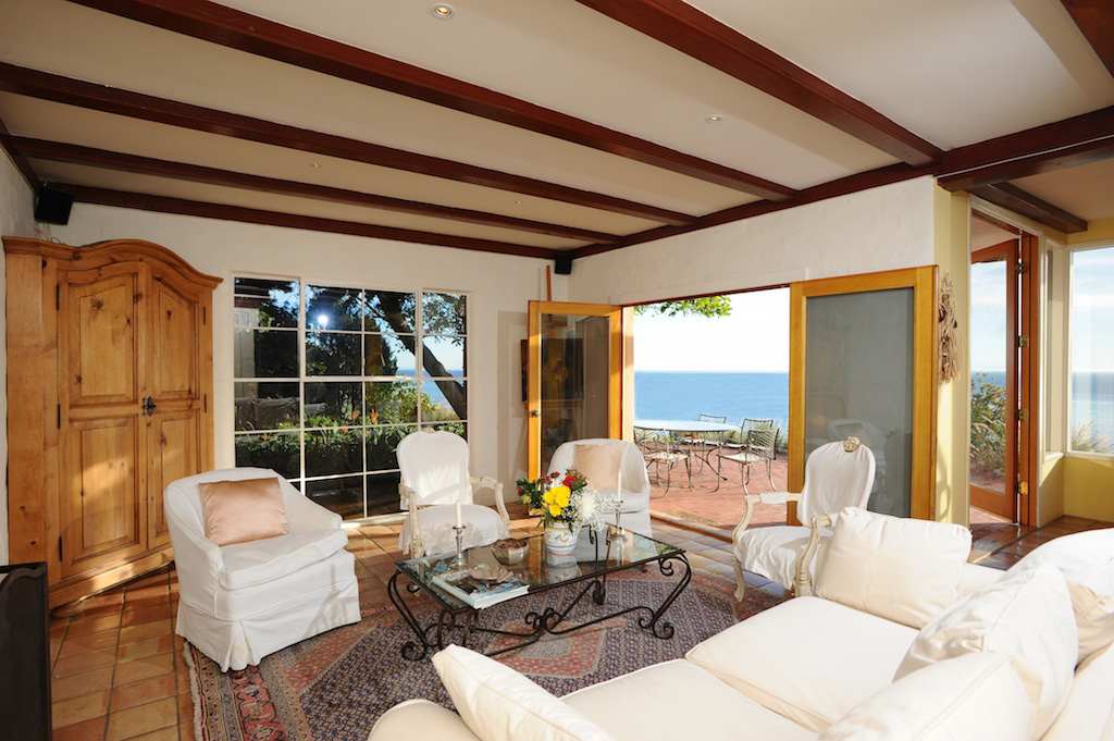 Denzel Washington and Jimmy Page have lived in this Malibu estate (Airbnb)