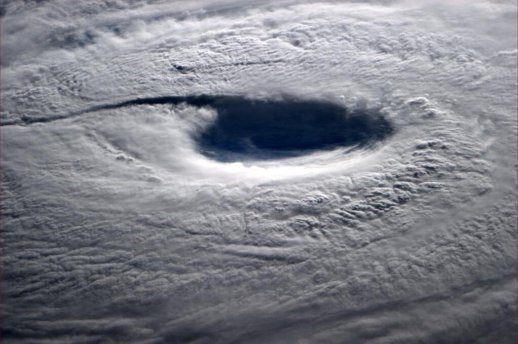 The interesting shaped #eye of super #TyphoonNeoguri  - Reid Wiseman via Twitter on July 7, 2014