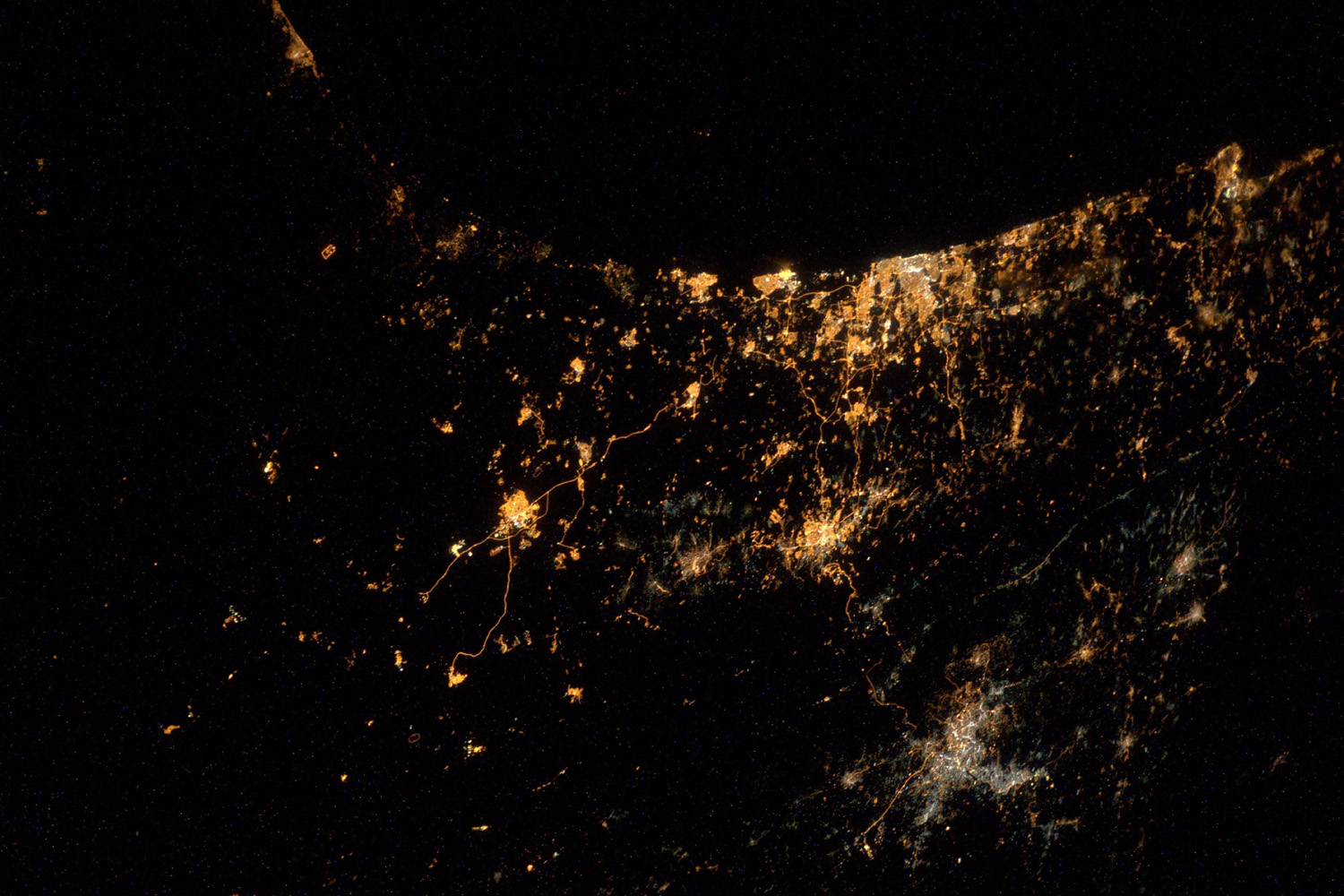 Nasa: image of rockets firing between Israel and Gaza while on board the ISS