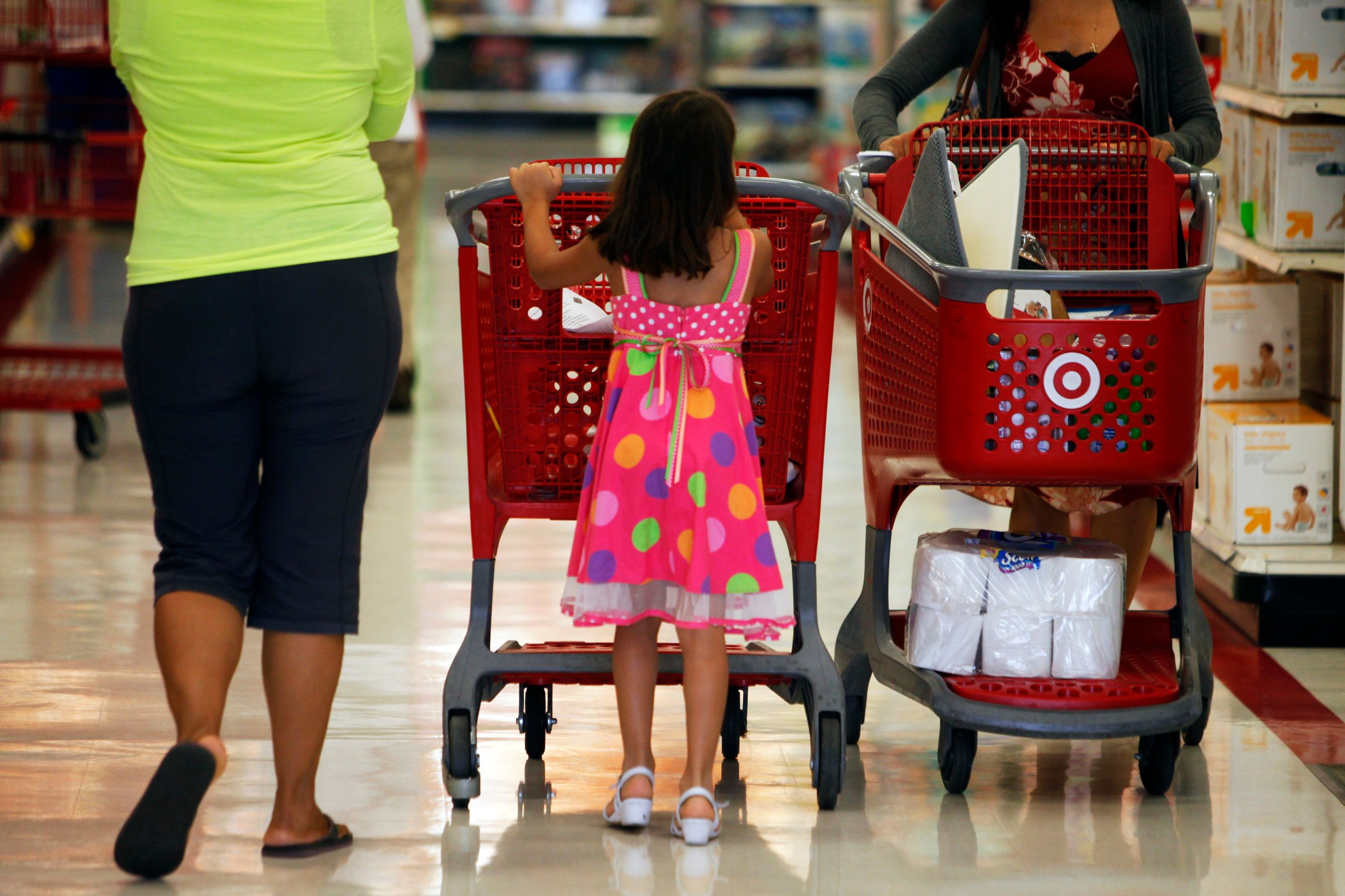 Shoppers At Target Corp. Ahead Of Earnings Report