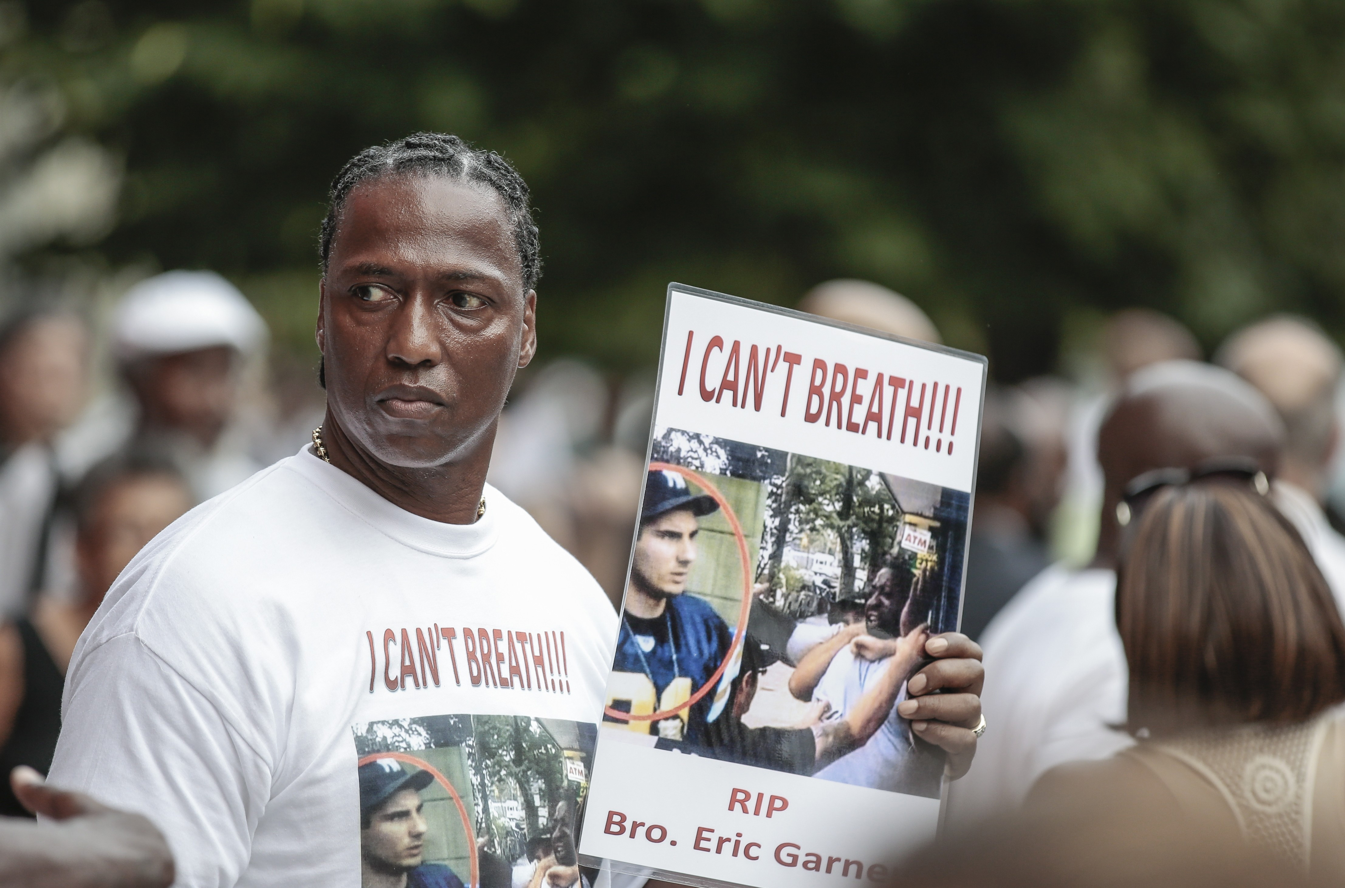 People and relatives attend the funeral ceremony of Eric Garner who died after NYPD cops put him in a banned chokehold. (Anadolu Agency/Getty Images)