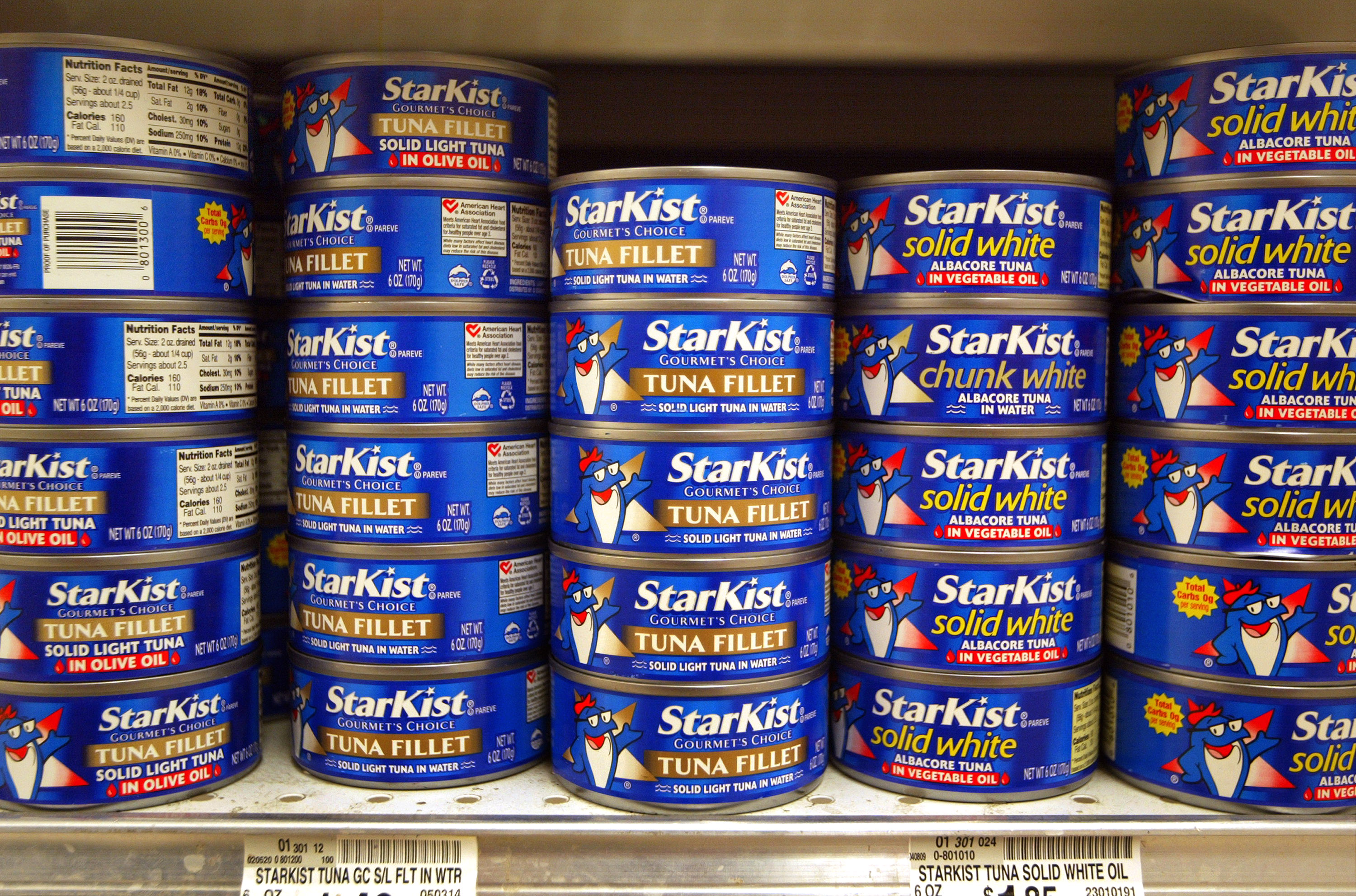 Cans of tuna are seen on a shelf August 12, 2004 in a grocery store in Des Plaines, Illinois. (Tim Boyle&mdash;Getty Images)