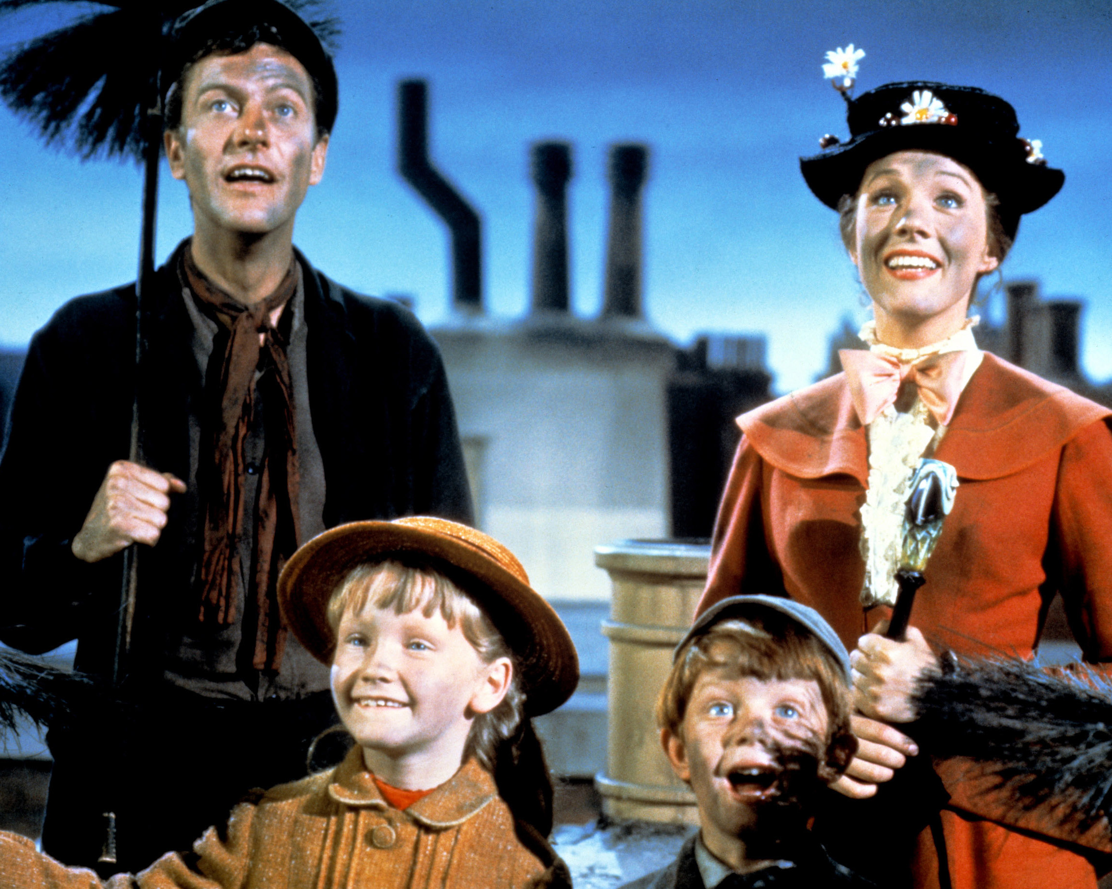 Dick Van Dyke as Bert, Julie Andrews as Mary Poppins, Karen Dotrice as Jane Banks and Matthew Garber as Michael Banks in the Disney musical 'Mary Poppins.' (Silver Screen Collection&mdash;Hulton Archive/Getty Images)