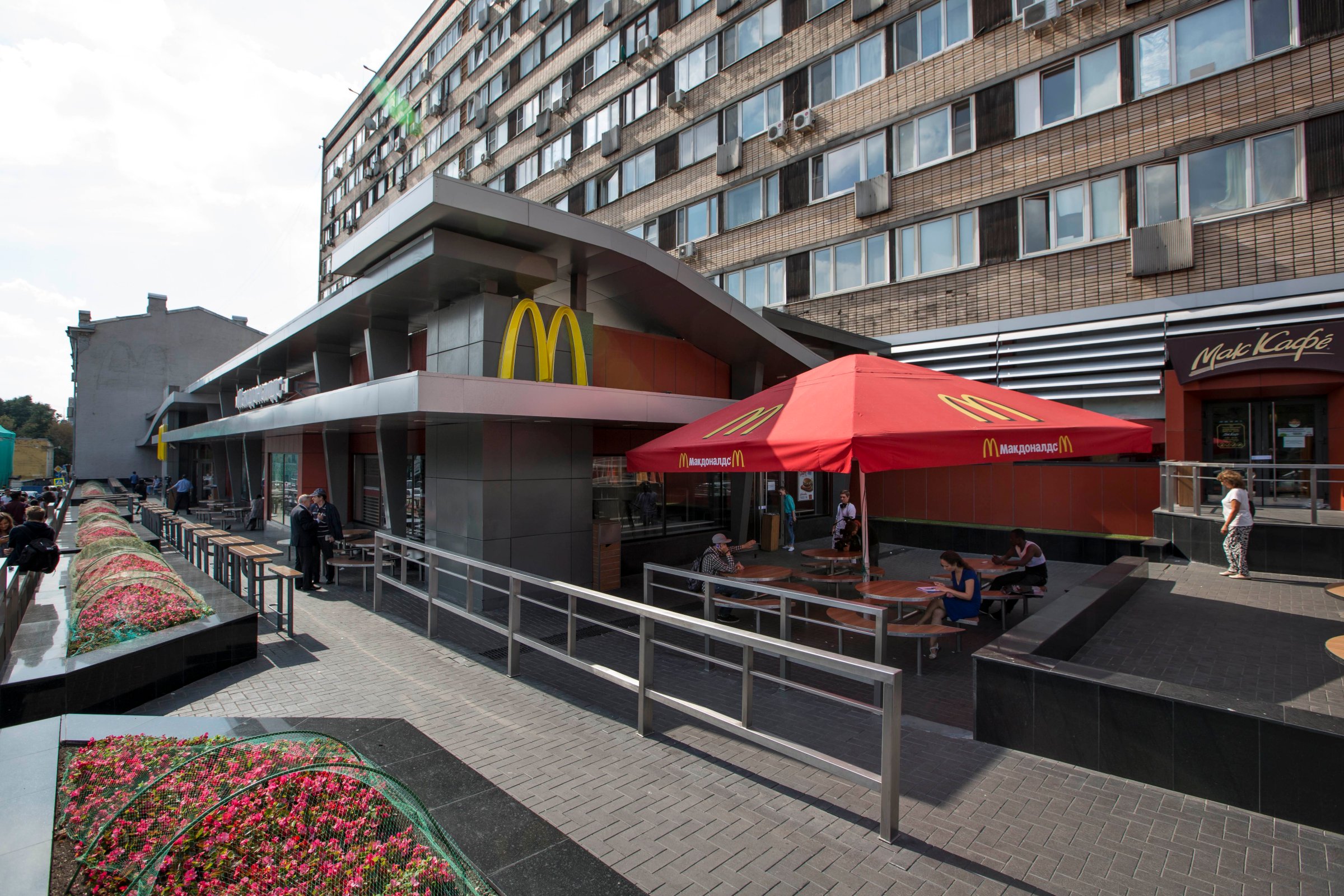 The oldest of Moscow's McDonald's outlets, which was opened on Jan. 31, 1990, is closed on Thursday, Aug. 21.