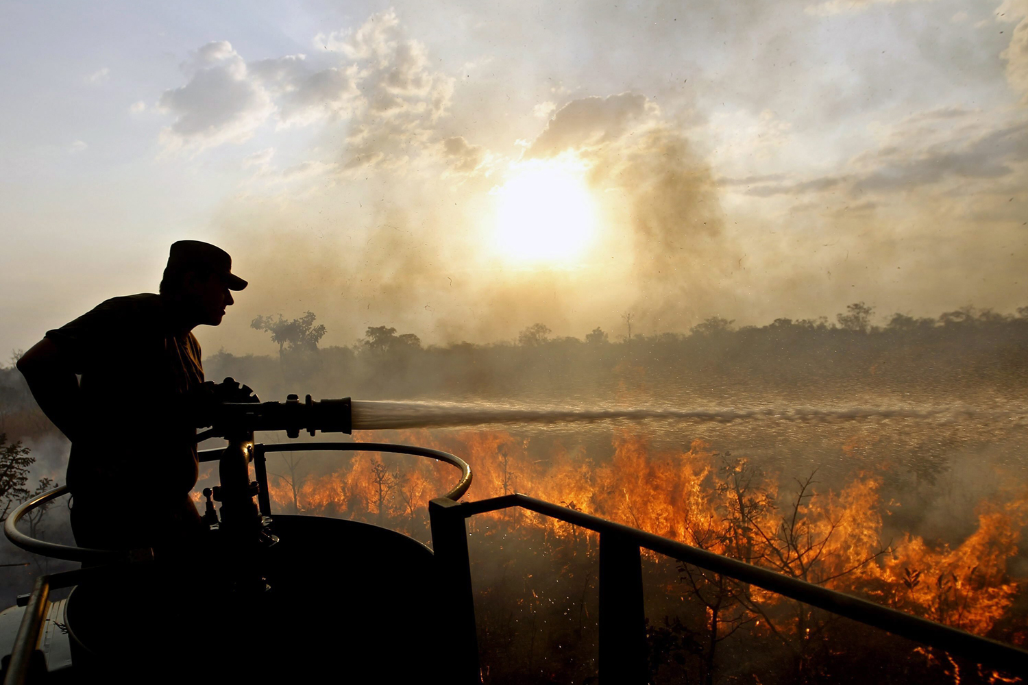 Fires at park Floresta Nacional in Brasilia