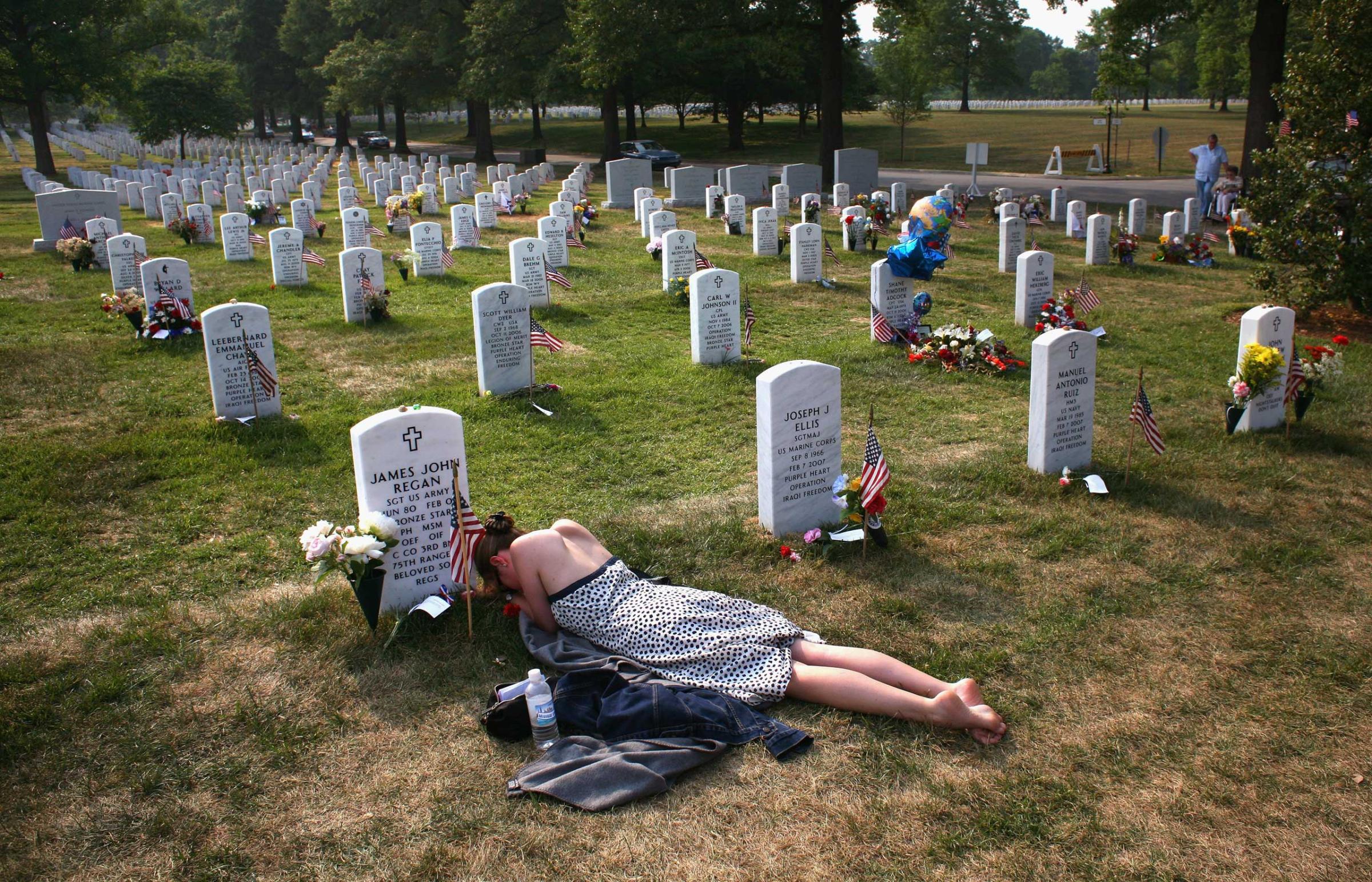 Видишь гибнет. James John Regan солдат. Арлингтон кладбище. Кладбище в Америке.