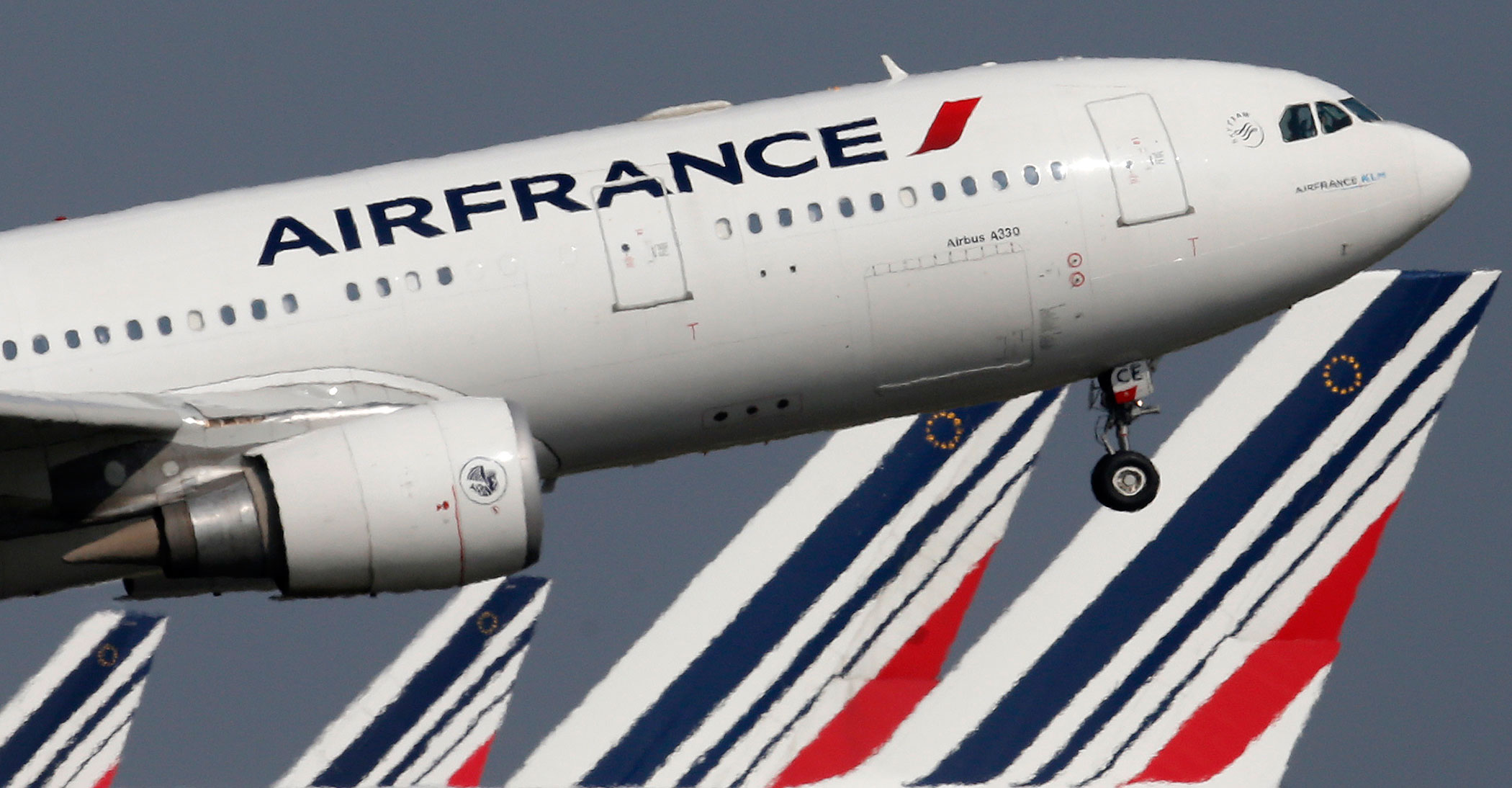 An Air France aircraft takes off at Charles de Gaulle Airport, near Paris, on Sept. 14, 2014 (Christian Hartmann—Reuters)