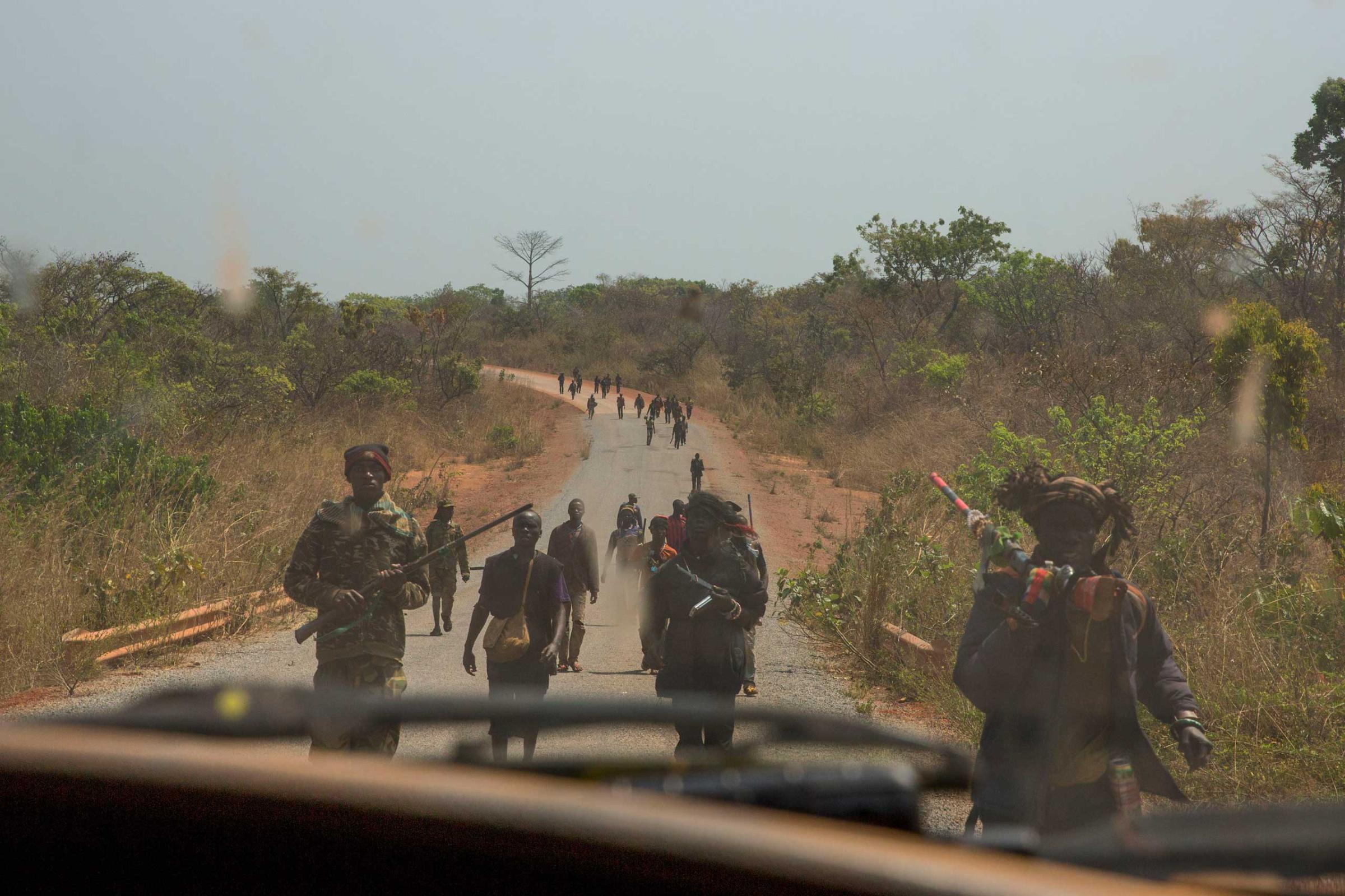 Jan. 30, 2014: A few hundred anti-balaka on the road between Bossemptélé and Zawa return from an attack on a Peuhl village.