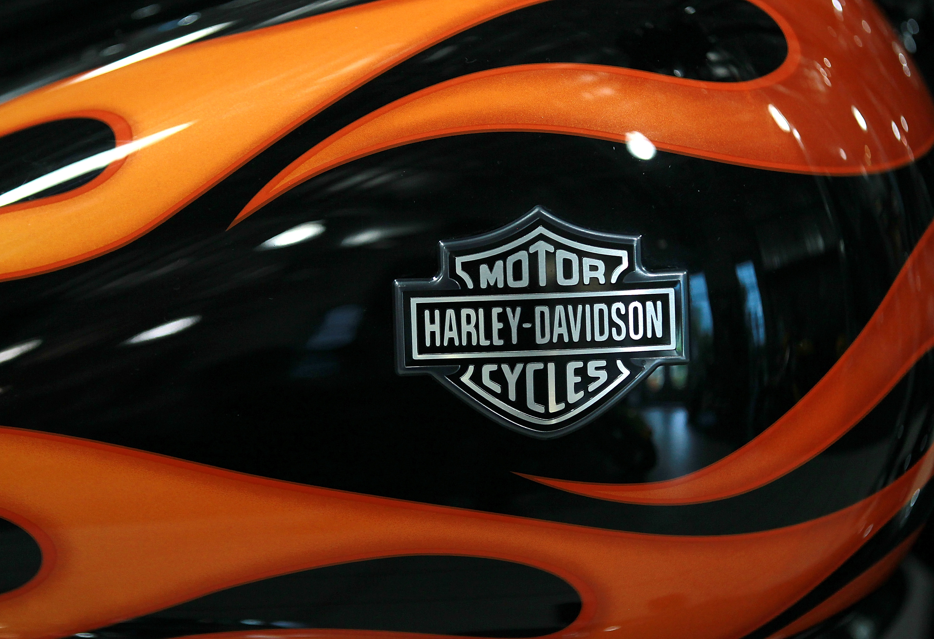 The Harley-Davidson logo is seen on the gas tank of a new motorcycle at Oakland Harley-Davidson on July 19, 2011 in Oakland, California.  Motorcycle maker Harley-Davidson reported an unexpected rise in second quarter profits and their first U.S. sales increase sonce 2006 with earnings of $190.6 million, or 81 cents per share, compared to $71.2 million, or 30 cents per share, one year ago.  (Photo by Justin Sullivan/Getty Images)