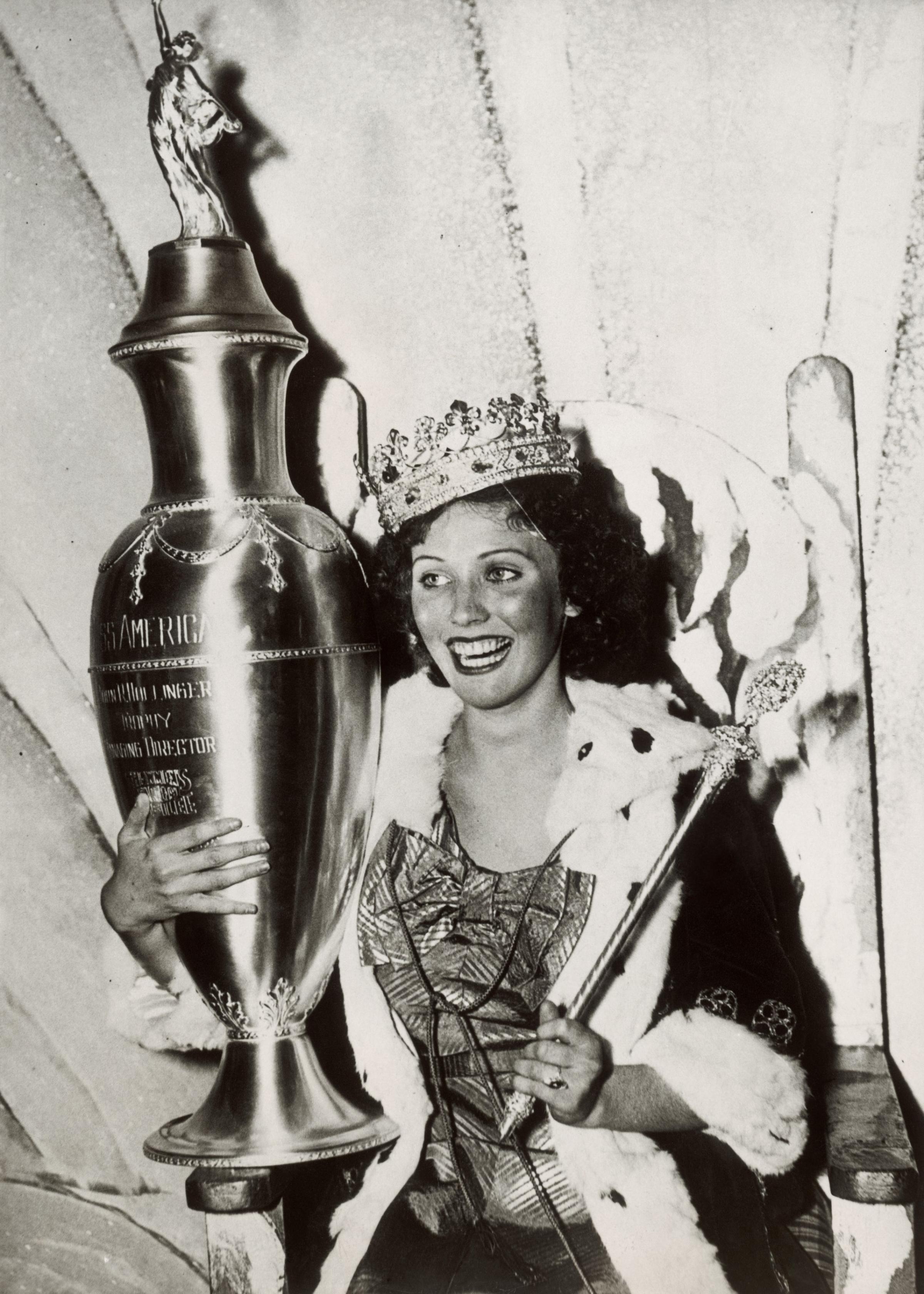 Miss America competition: The acting Miss Pittsburgh of 1935 Henrietta Leaver won beauty competition and is the new Miss America. Atlantic City. USA. Photograph. 17 September, 1935.  (Photo by Austrian Archives (AA)