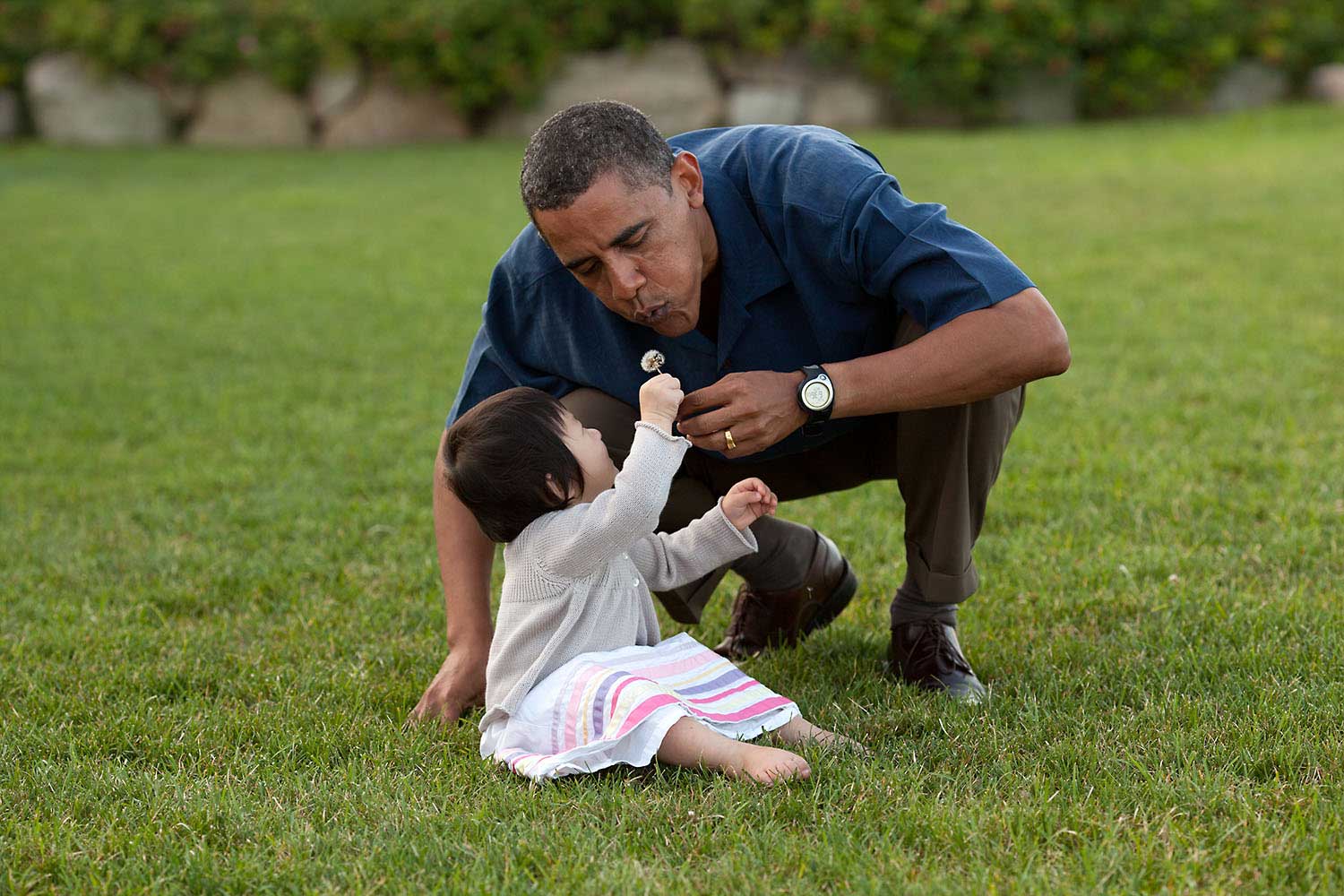 On vacation in MarthaÕs Vineyard, the President shared a moment with his young niece, Savita, Aug. 25, 2009.