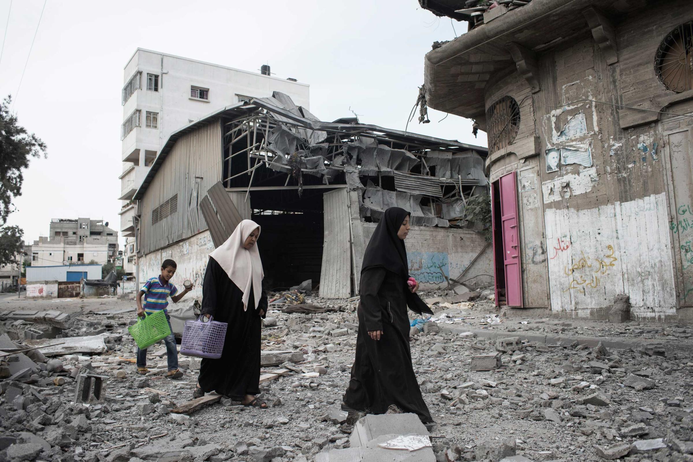 Destruction caused by the ongoing conflict in north Gaza City, July 11, 2014.