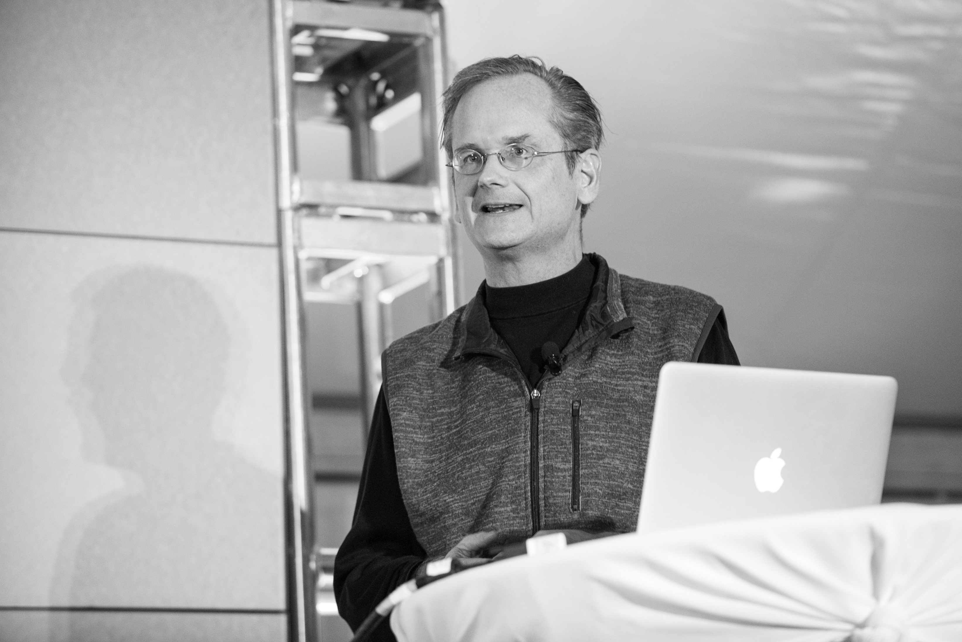 Larry Lessig speaks at the Nantucket project on September 26, 2014. (Meghan Brosnan)