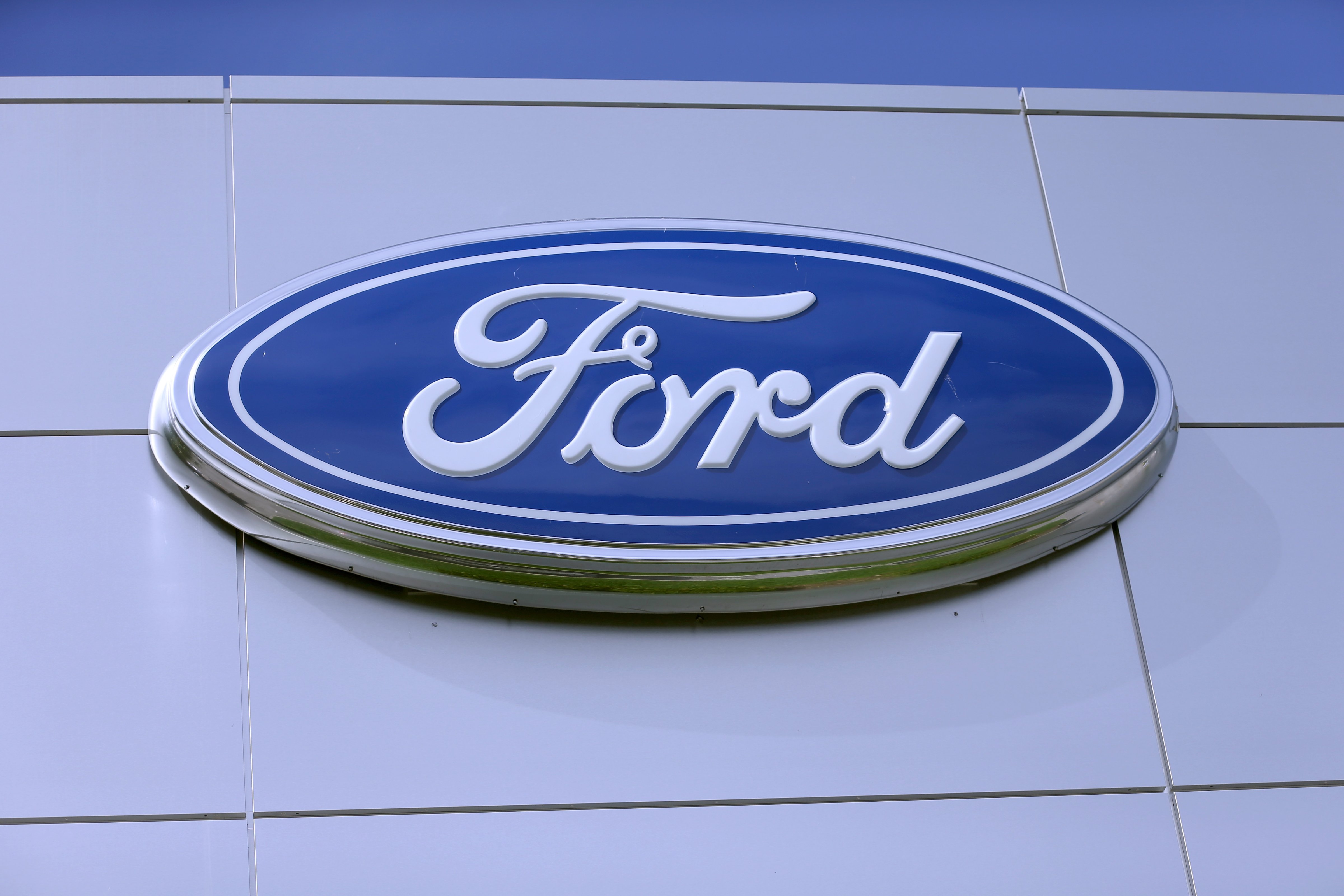 Ford Issues Recall For 850,000 2013-14 Vehicles