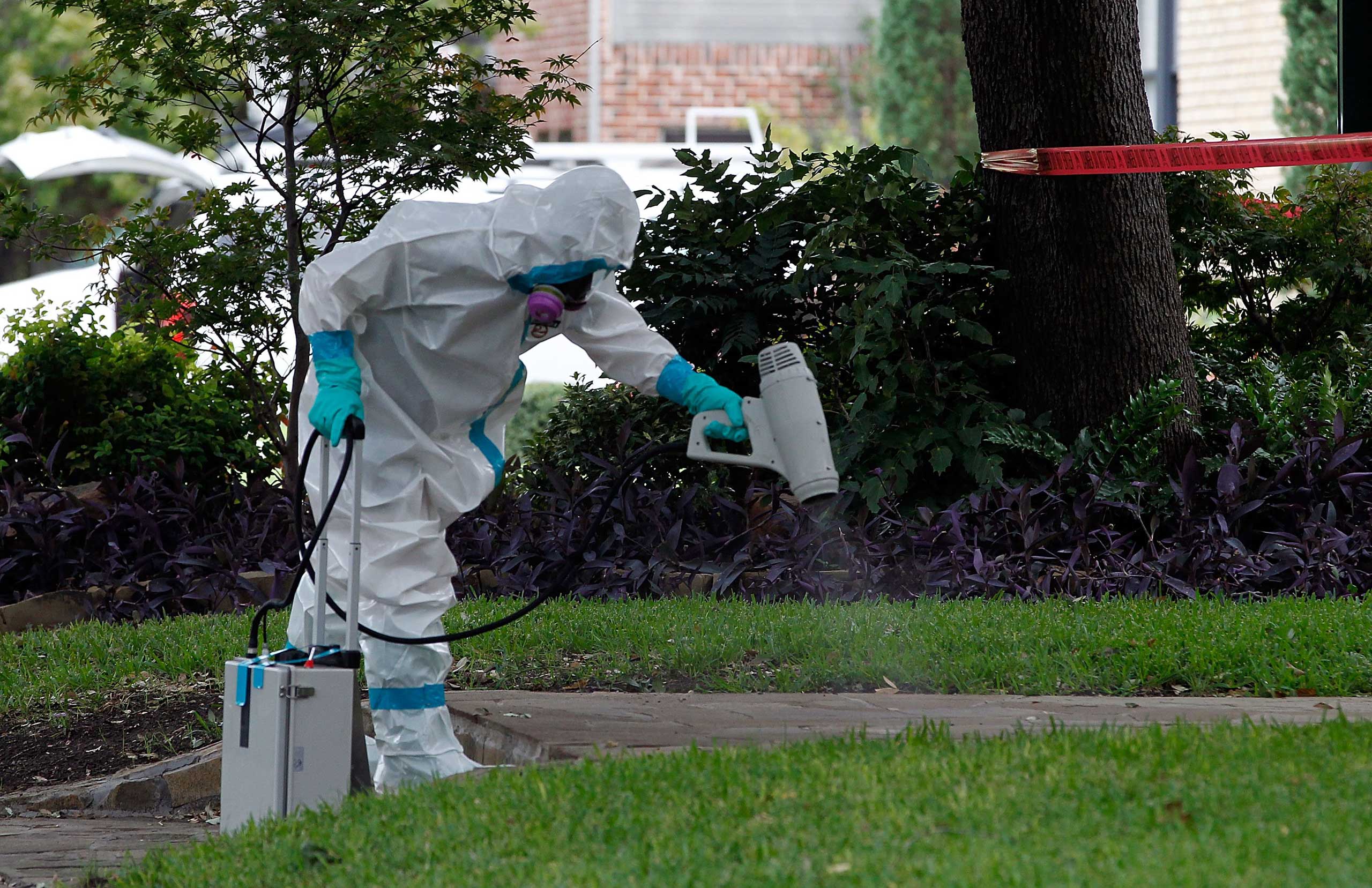 Health Care Worker In Dallas Tests Positive For Ebola Virus