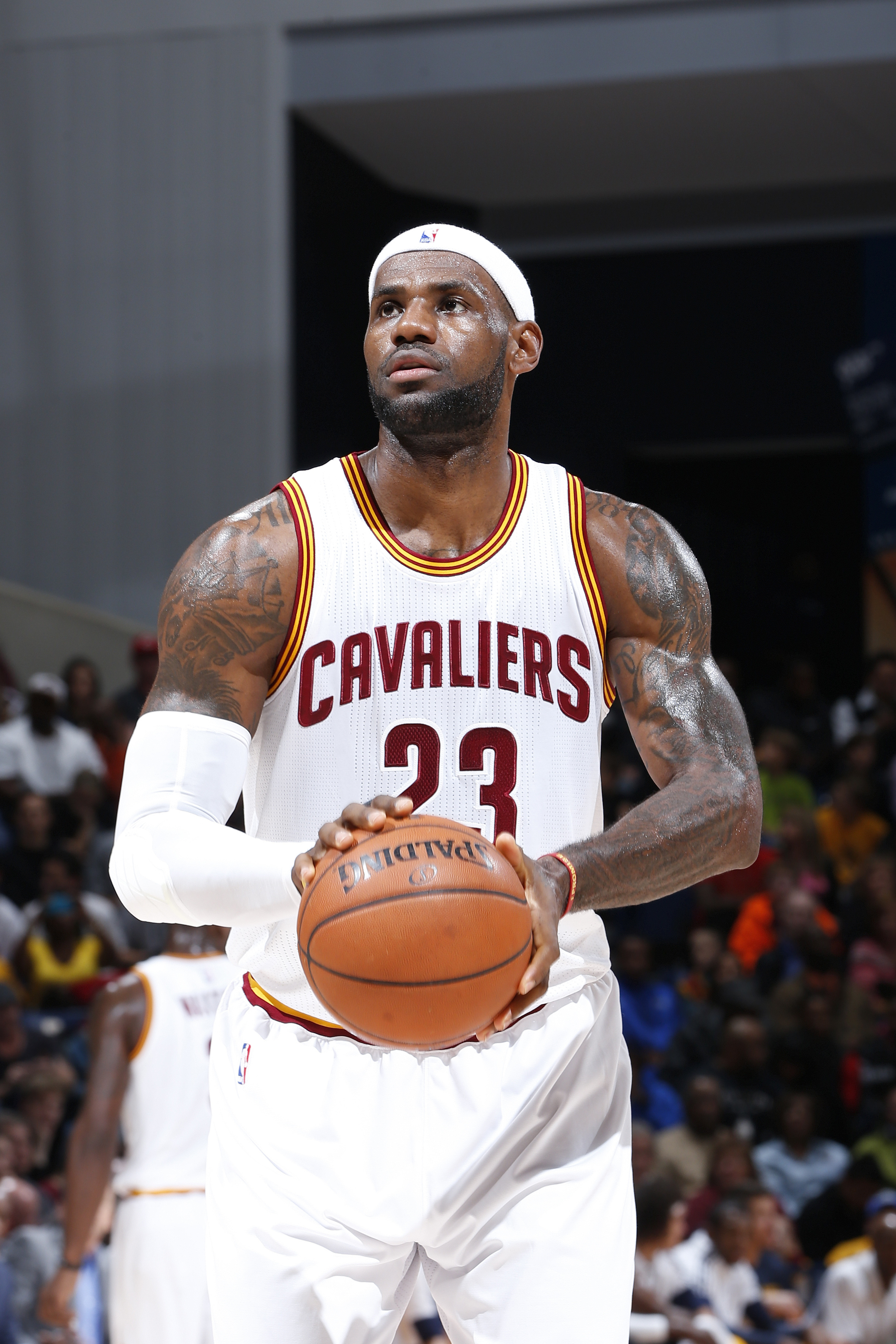 LeBron James chooses the Cleveland Cavaliers 
