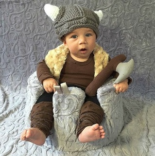 #NoahsHalloweenCountdown Day 6: Noah's ready to conquer Monday...right after his next diaper change.  — Jessica Chavkin on Oct. 6 via Instagram