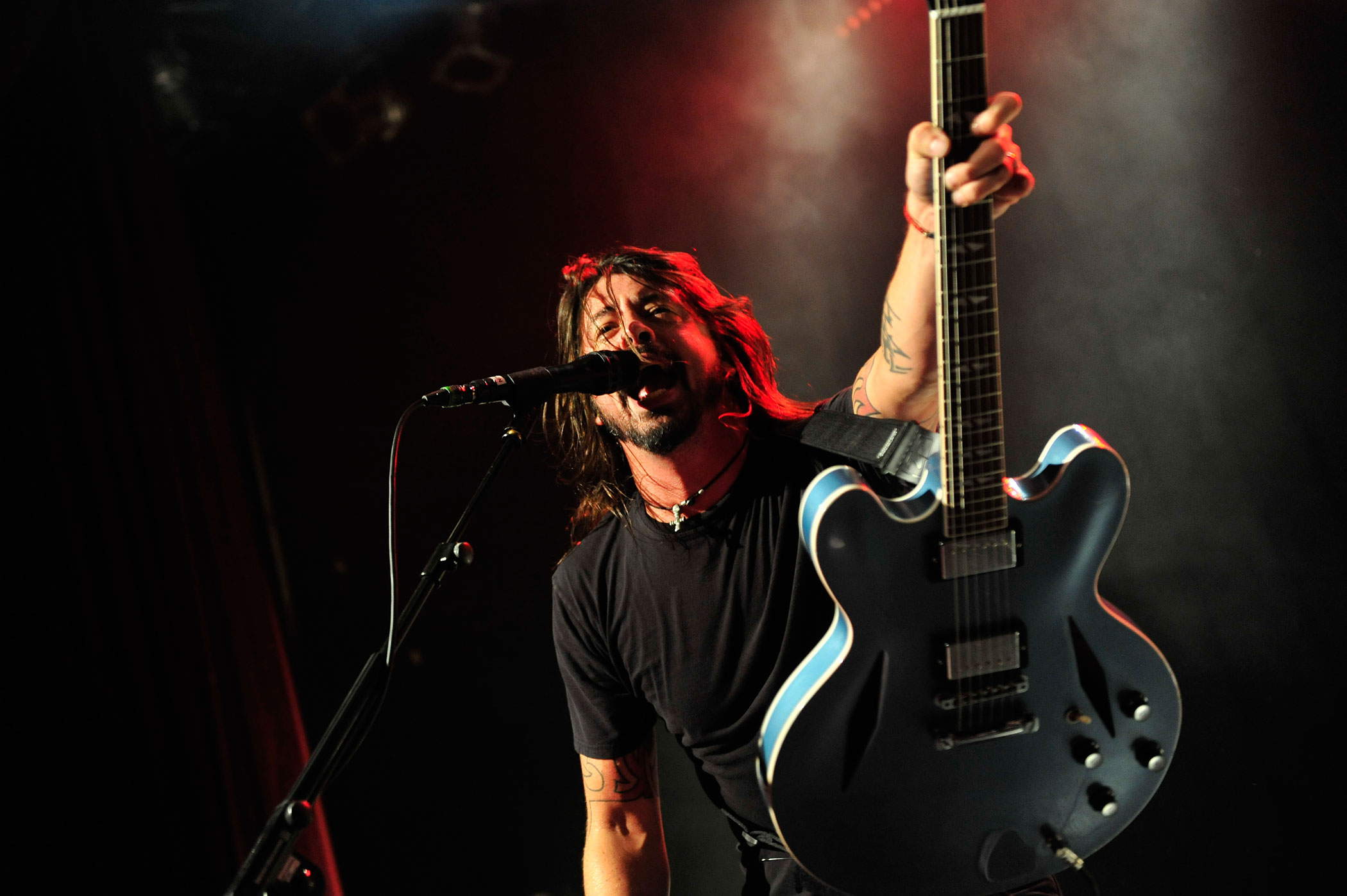 Dave Grohl of the Foo Fighters performs on stage at the Gloria Theatre on February 28, 2011 in Cologne, Germany.