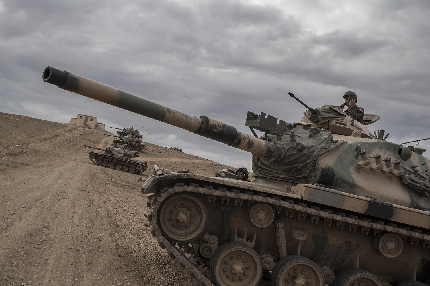 A Turkish tanks near the Syrian border in Suruc southeastern Turkey, Sept. 29, 2014.